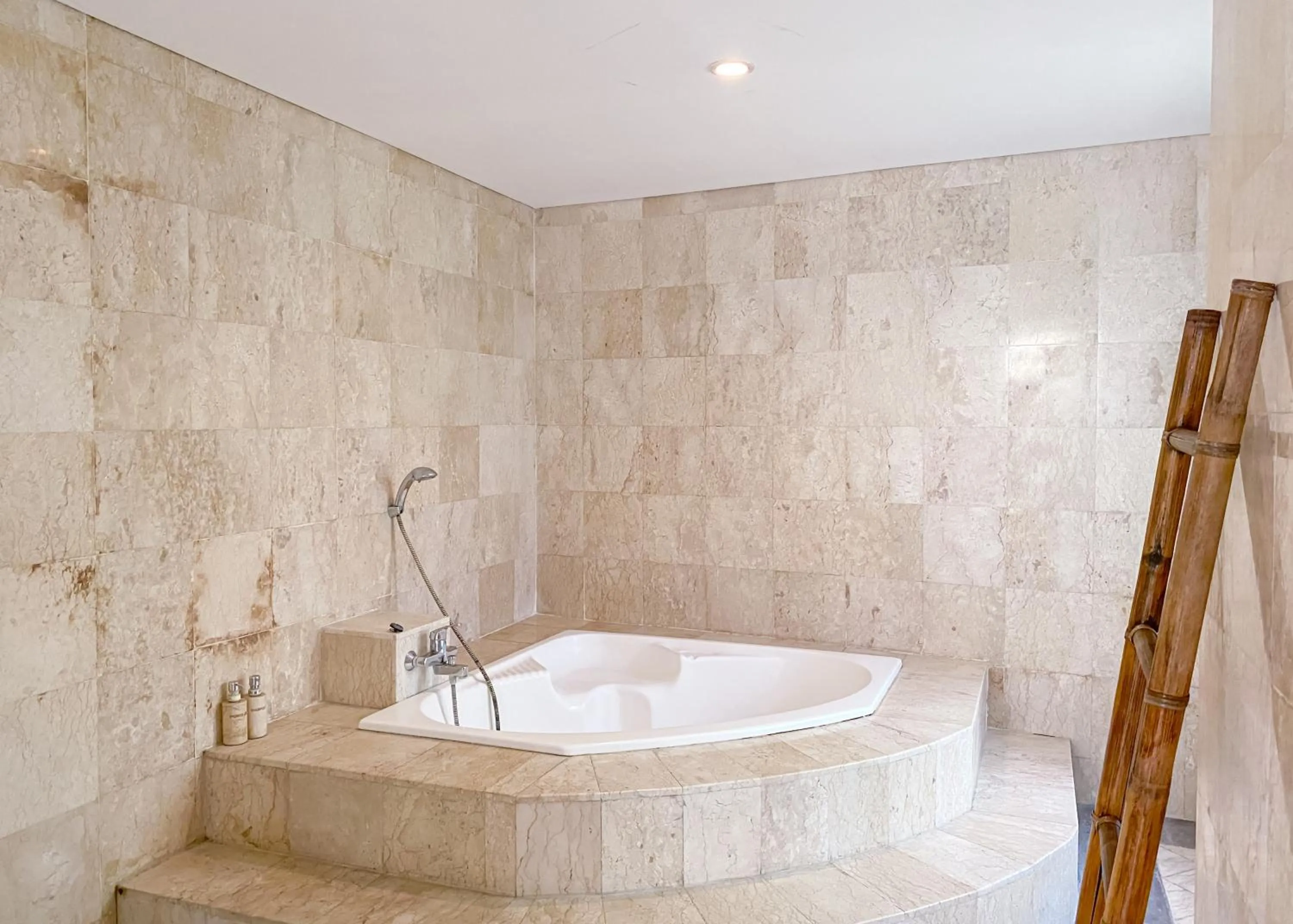 Shower in Villa Savannah