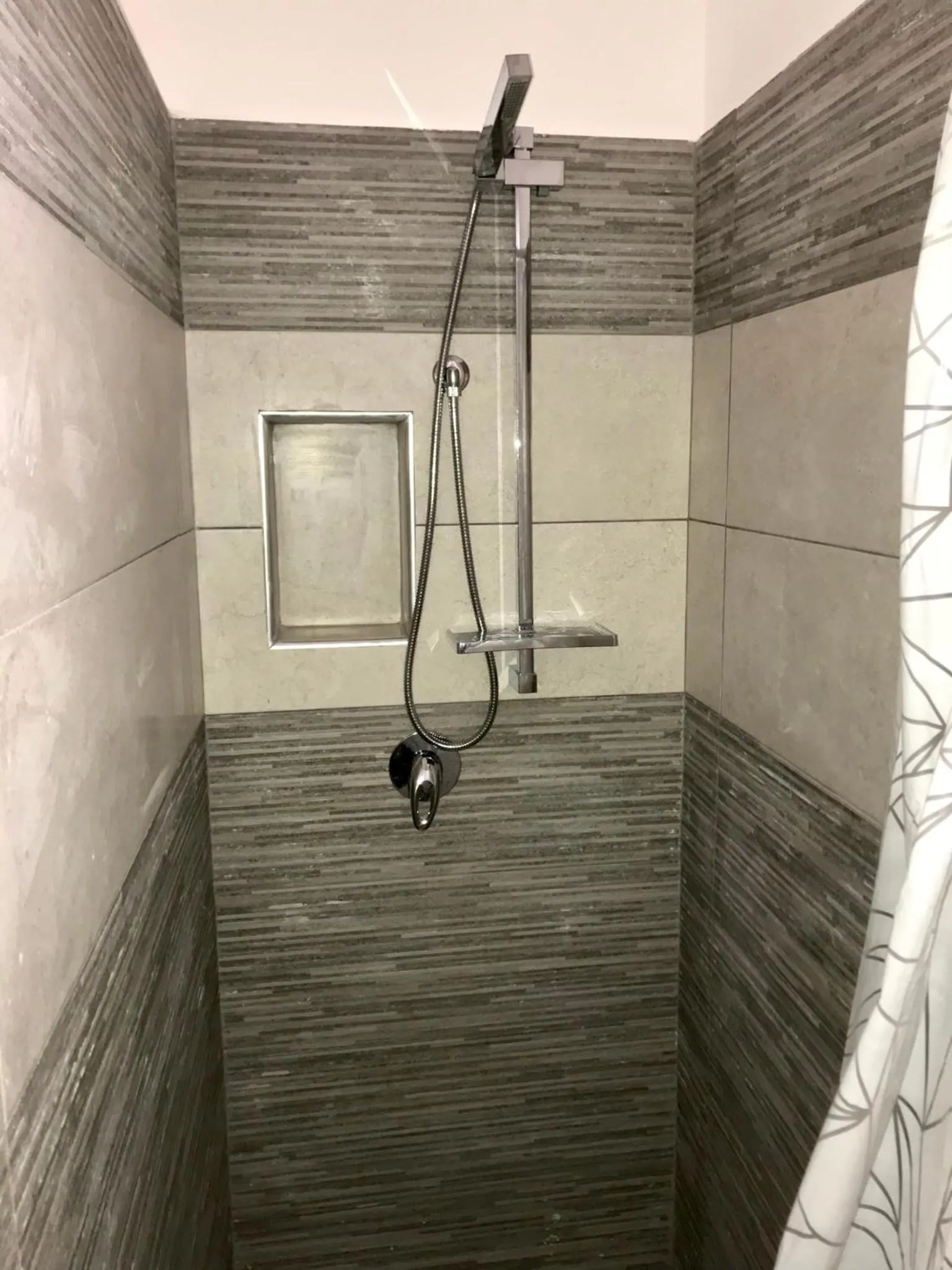 Shower in Casa Longo
