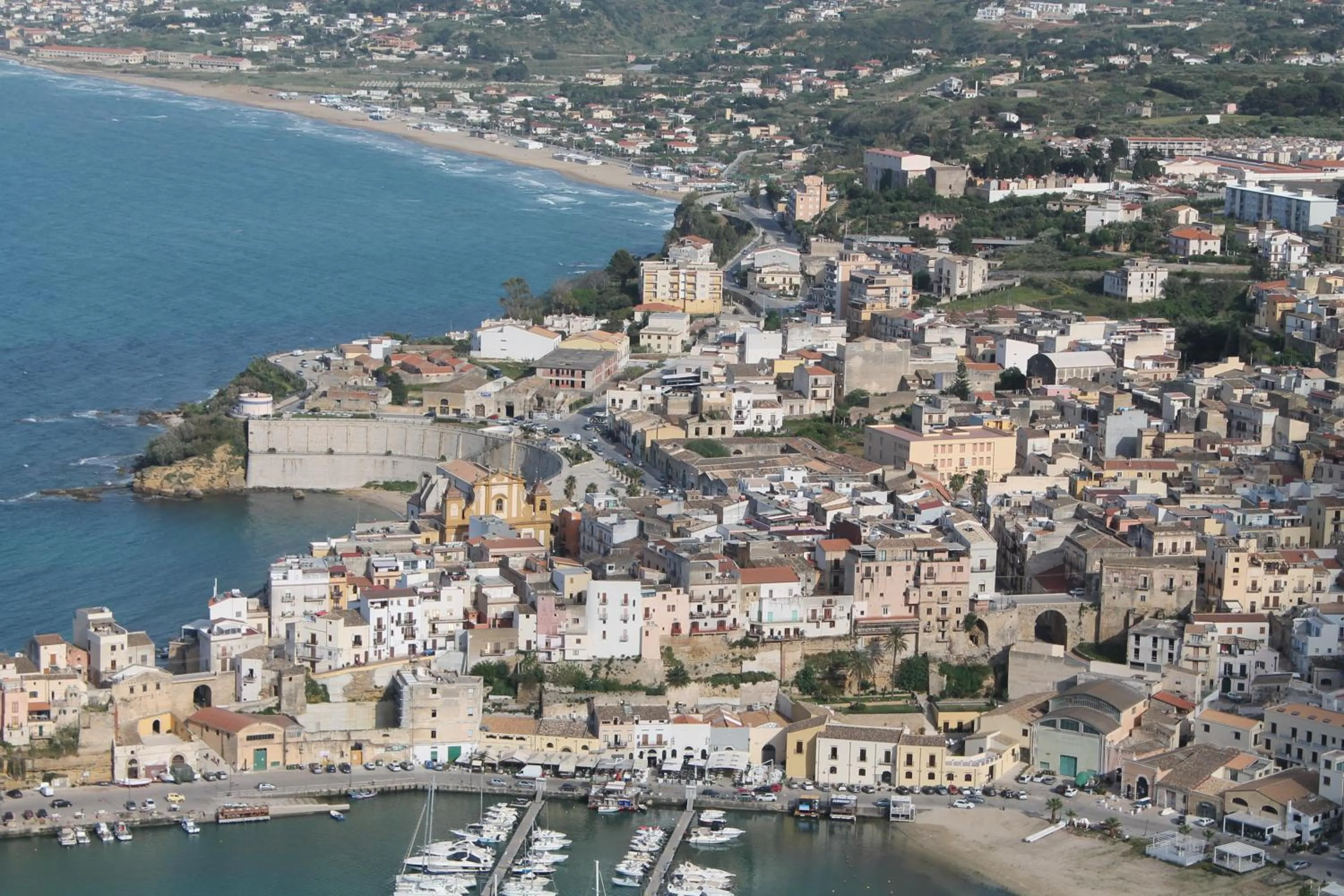 Nearby landmark in Casa Longo