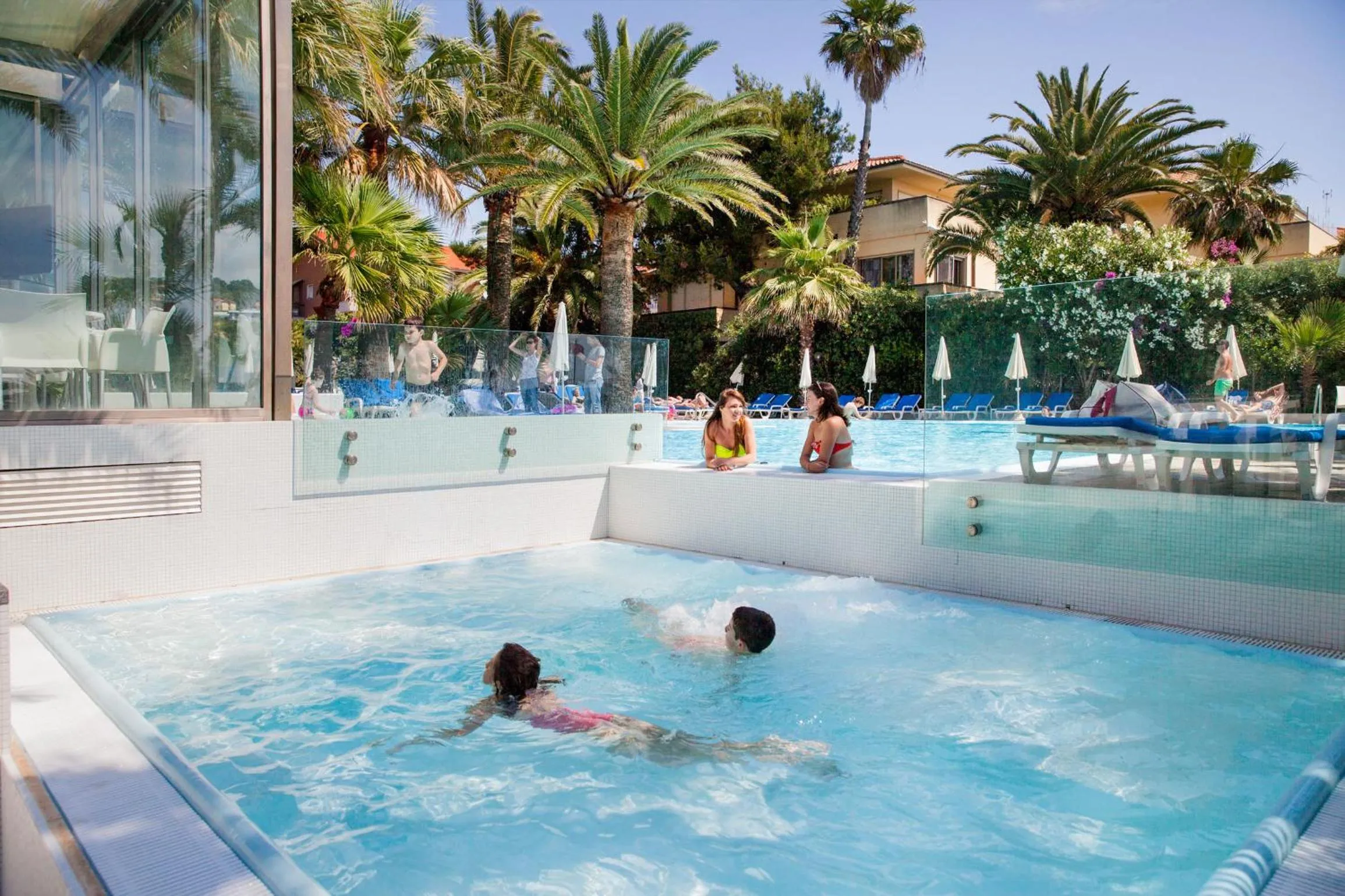 Swimming pool in Hotel Caravelle Thalasso & Wellness