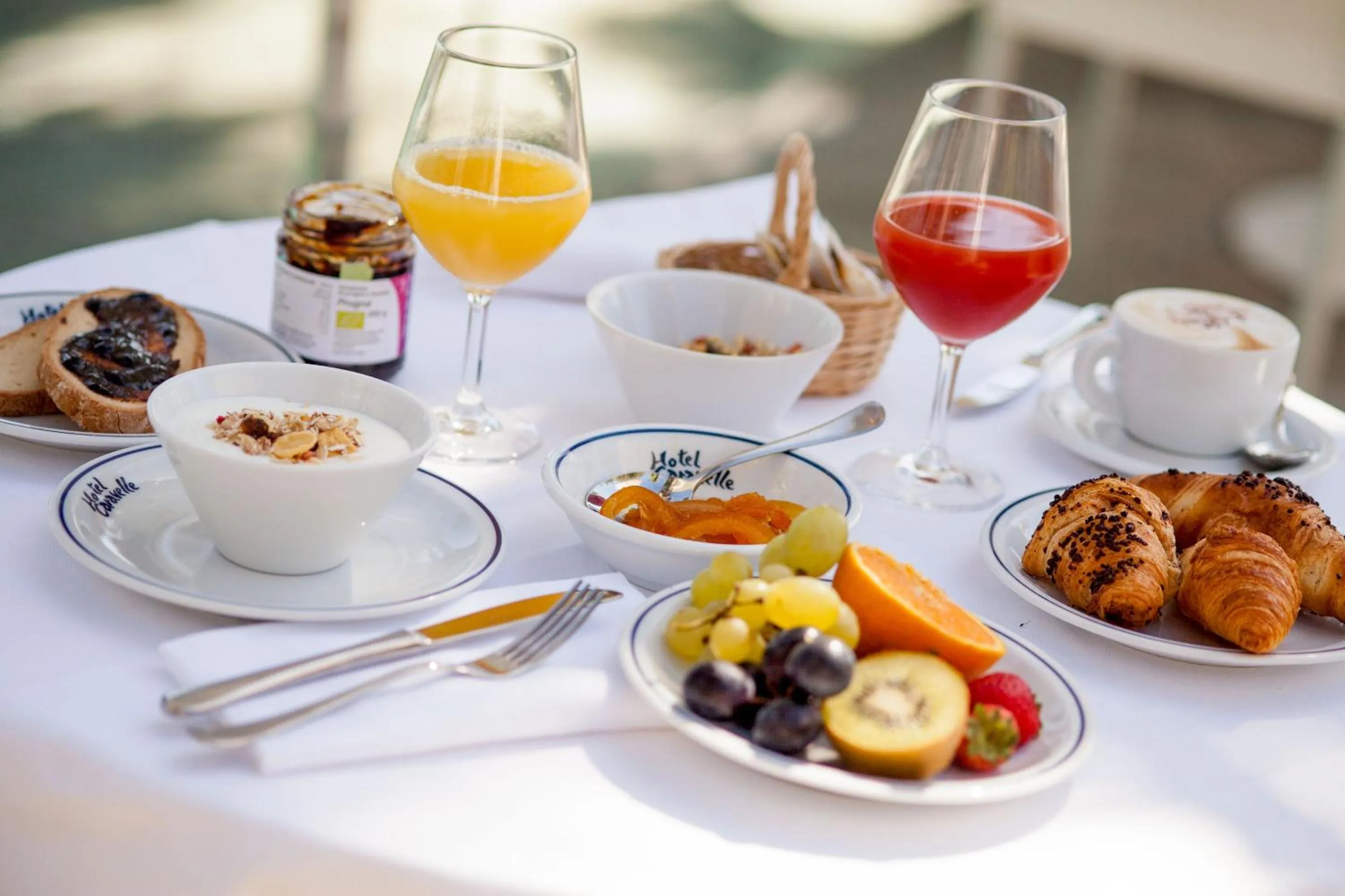 Food and drinks in Hotel Caravelle Thalasso & Wellness