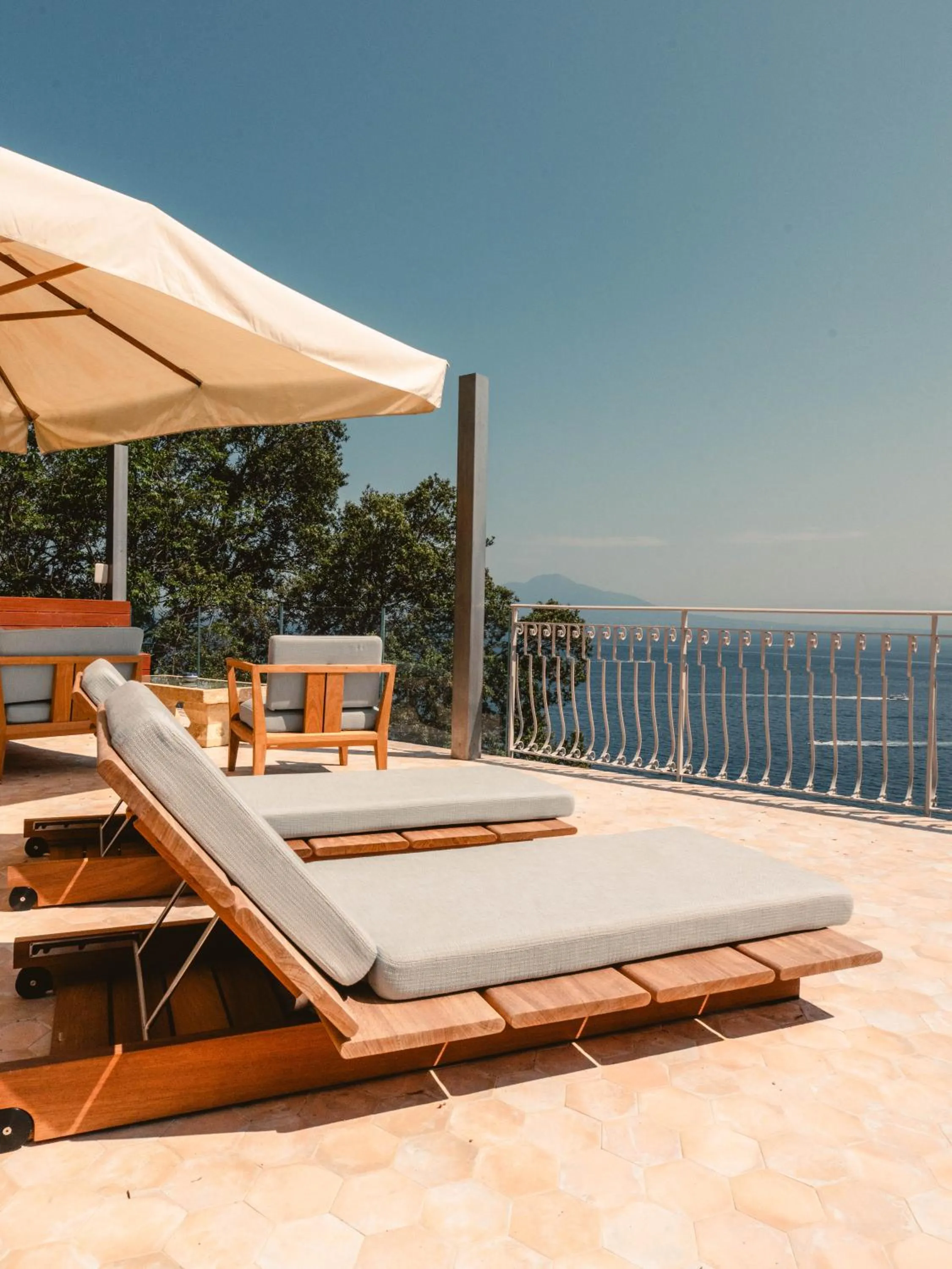 furniture in Hotel Belair