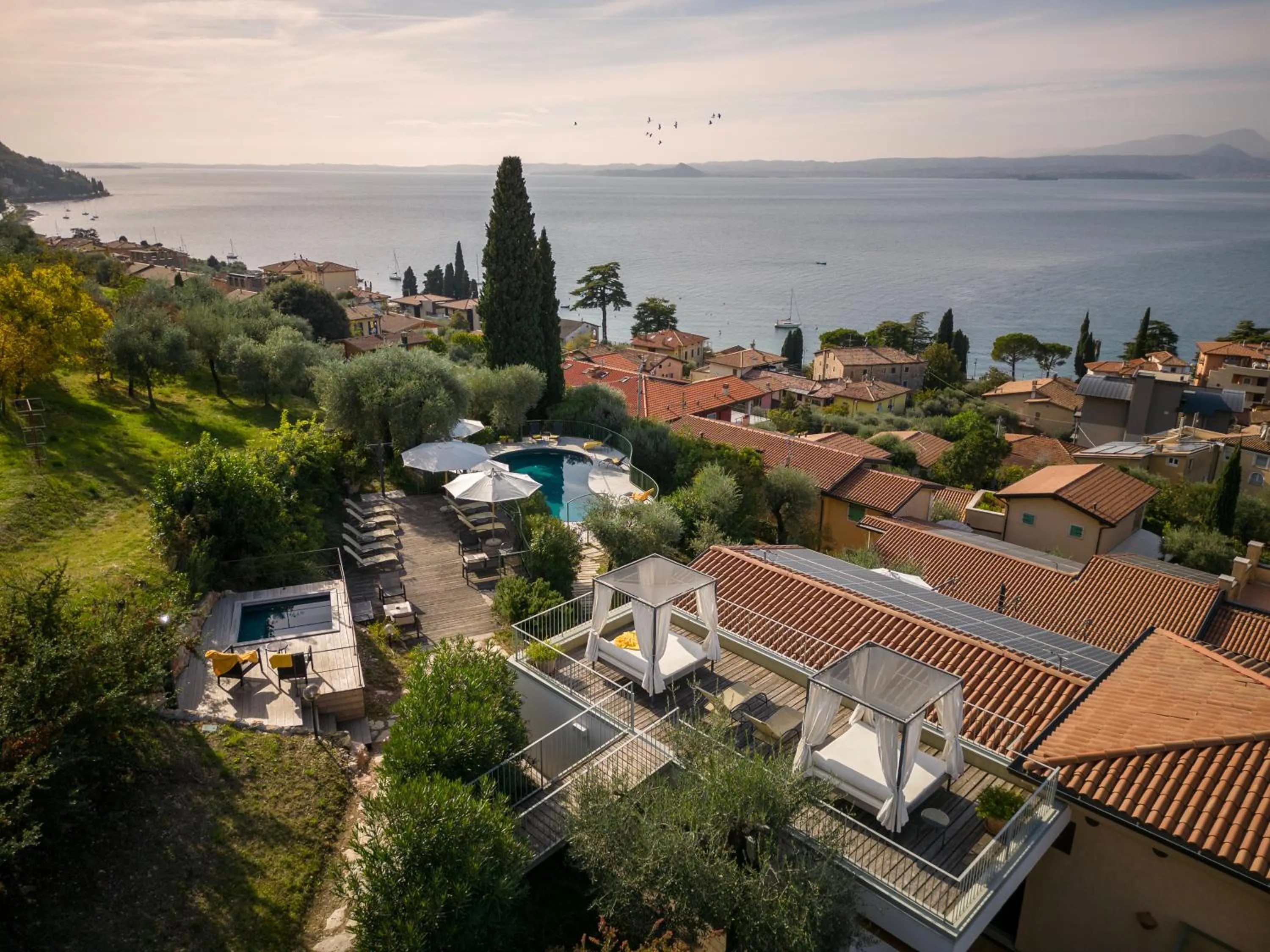 Property building in Residence Ca Del Lago