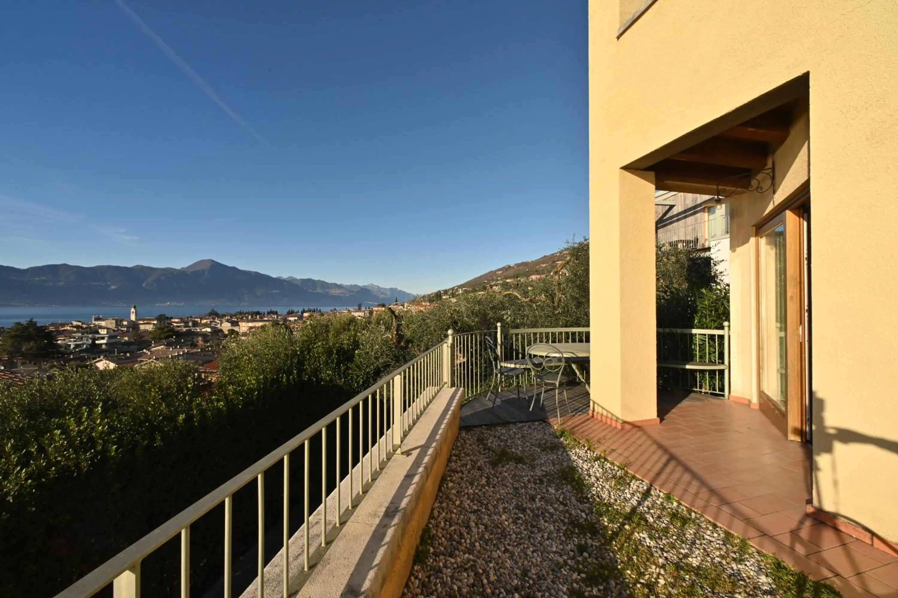 Property building in Residence Ca Del Lago