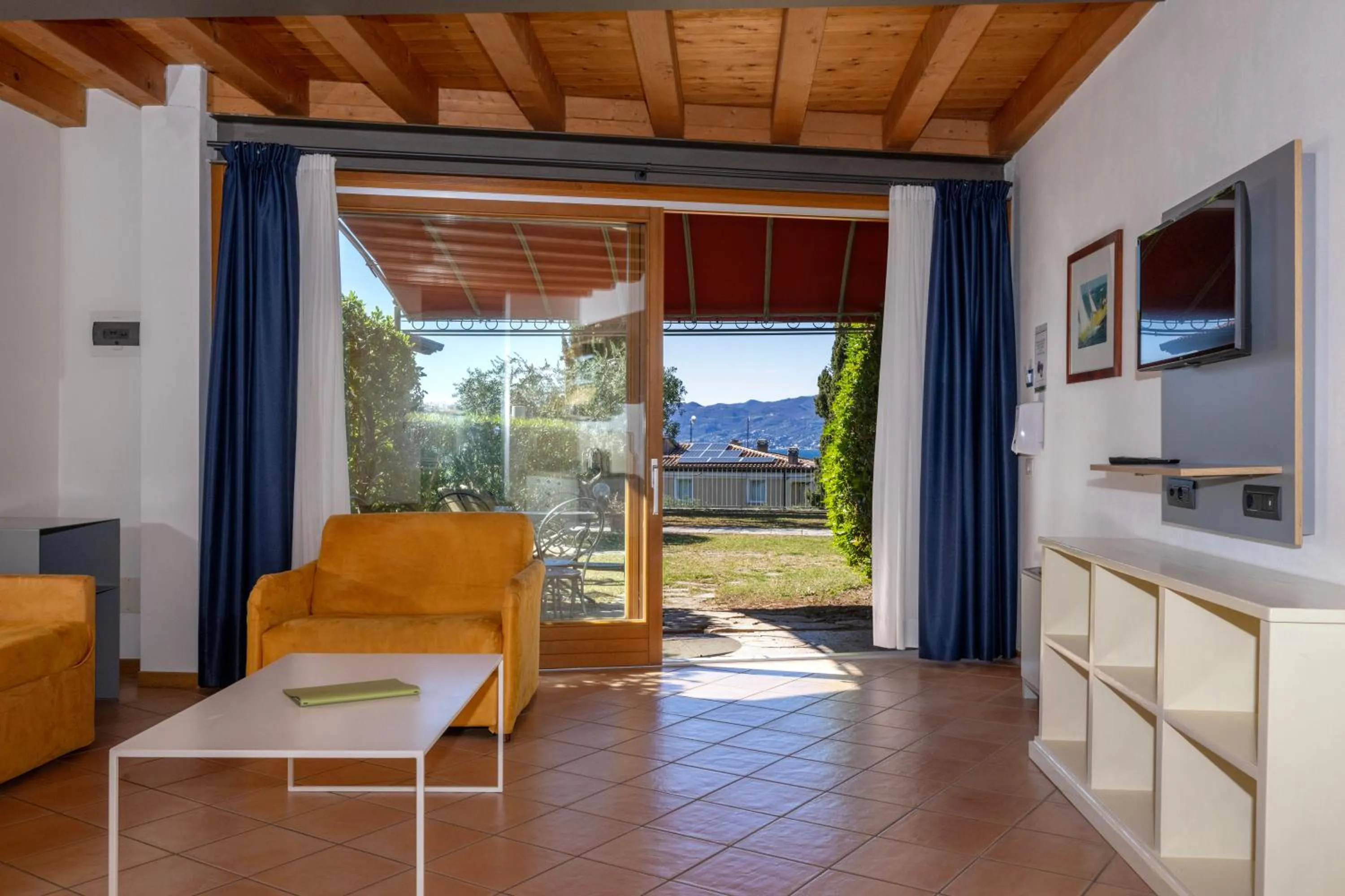 Natural landscape in Residence Ca Del Lago