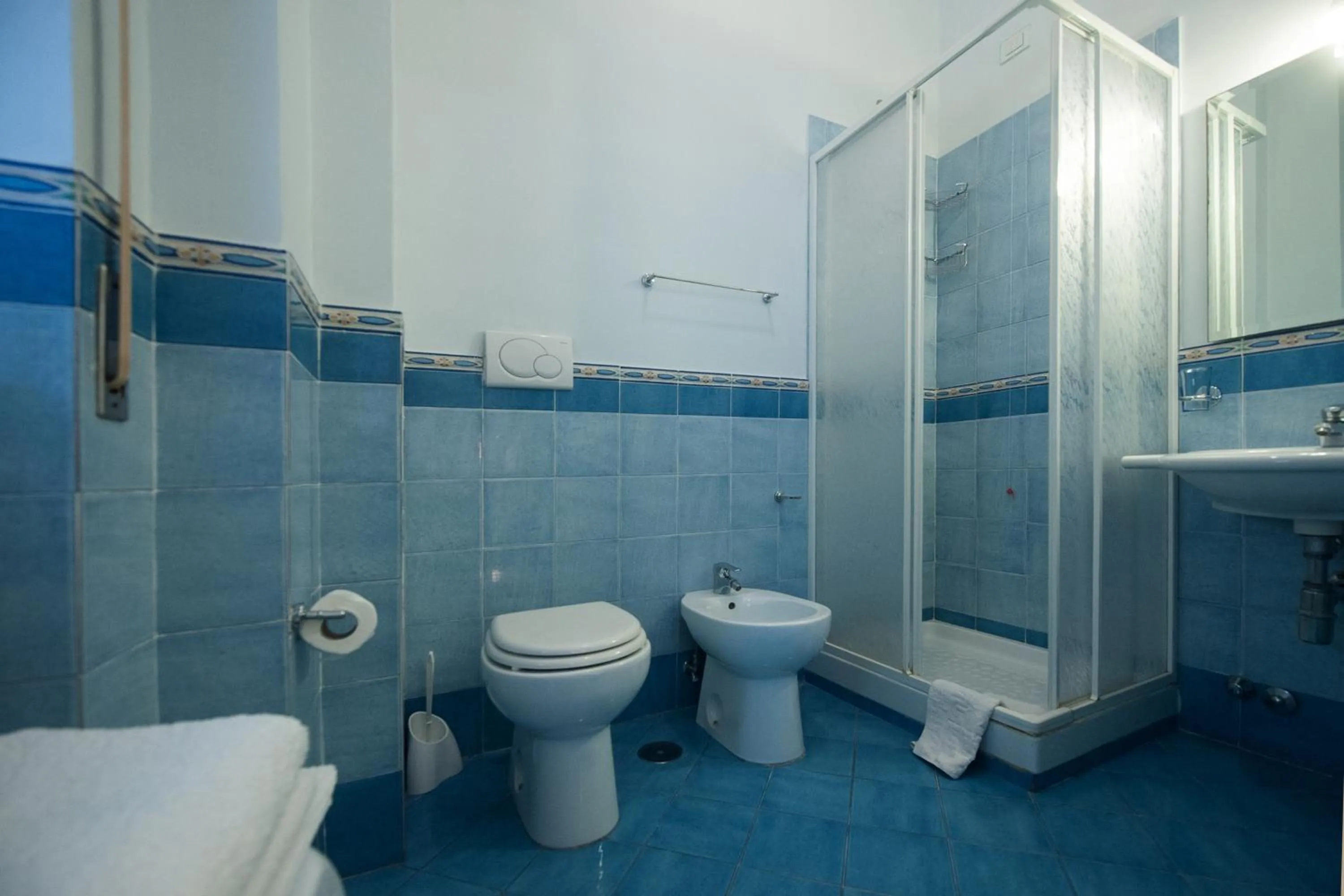 Bathroom in Hotel De Rosa