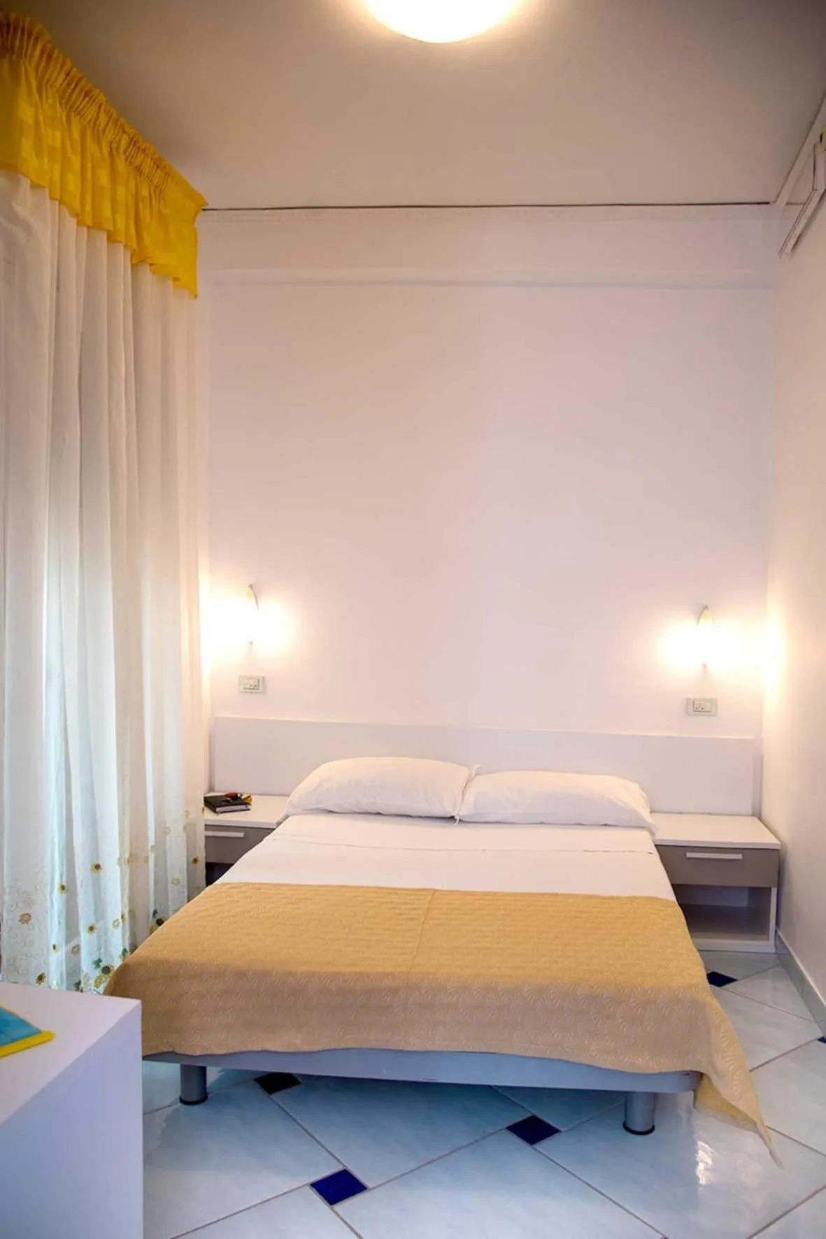 Bed in Hotel De Rosa