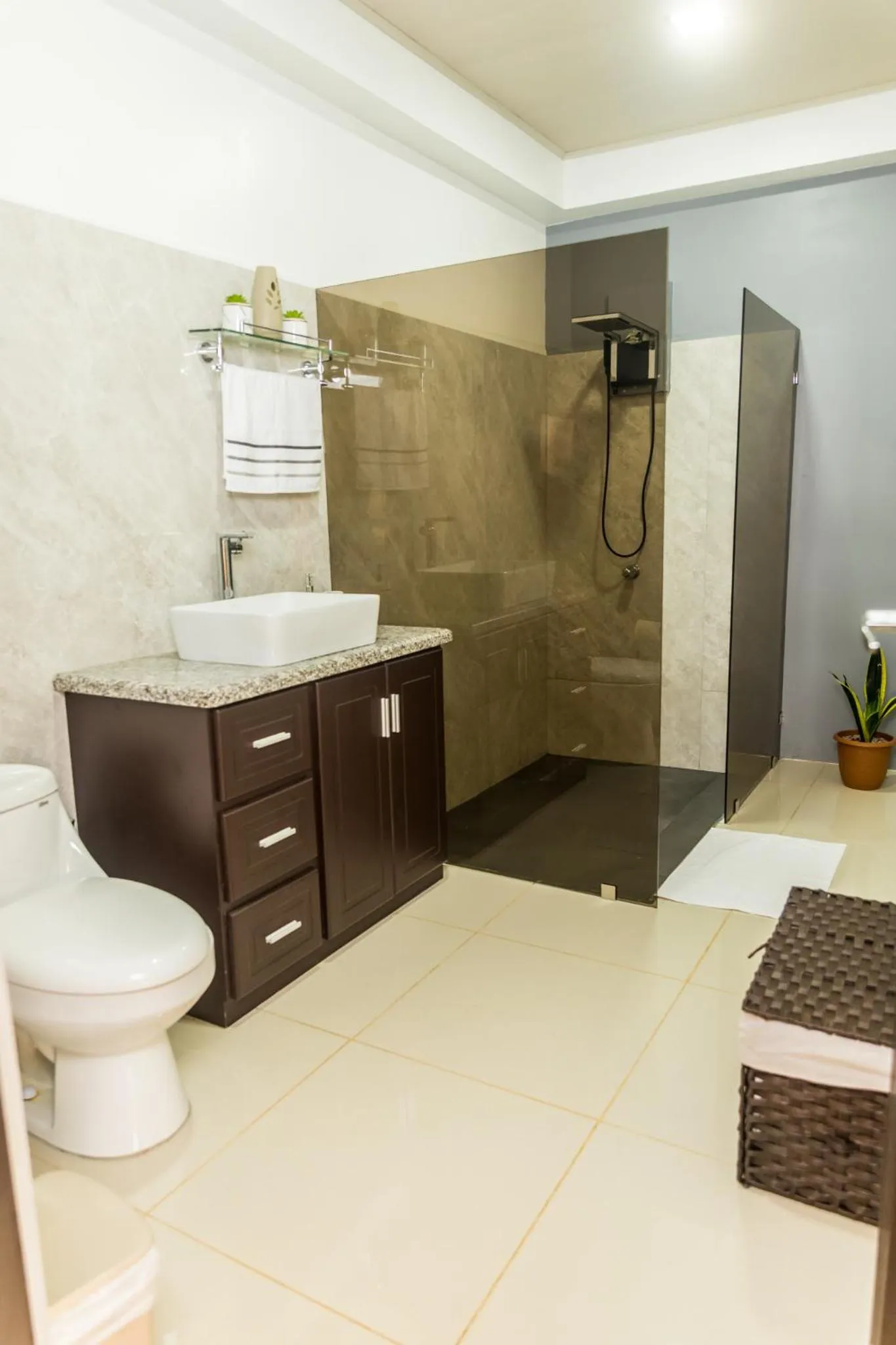 Shower in Bungalows Las Iguanas Arenal Volcano