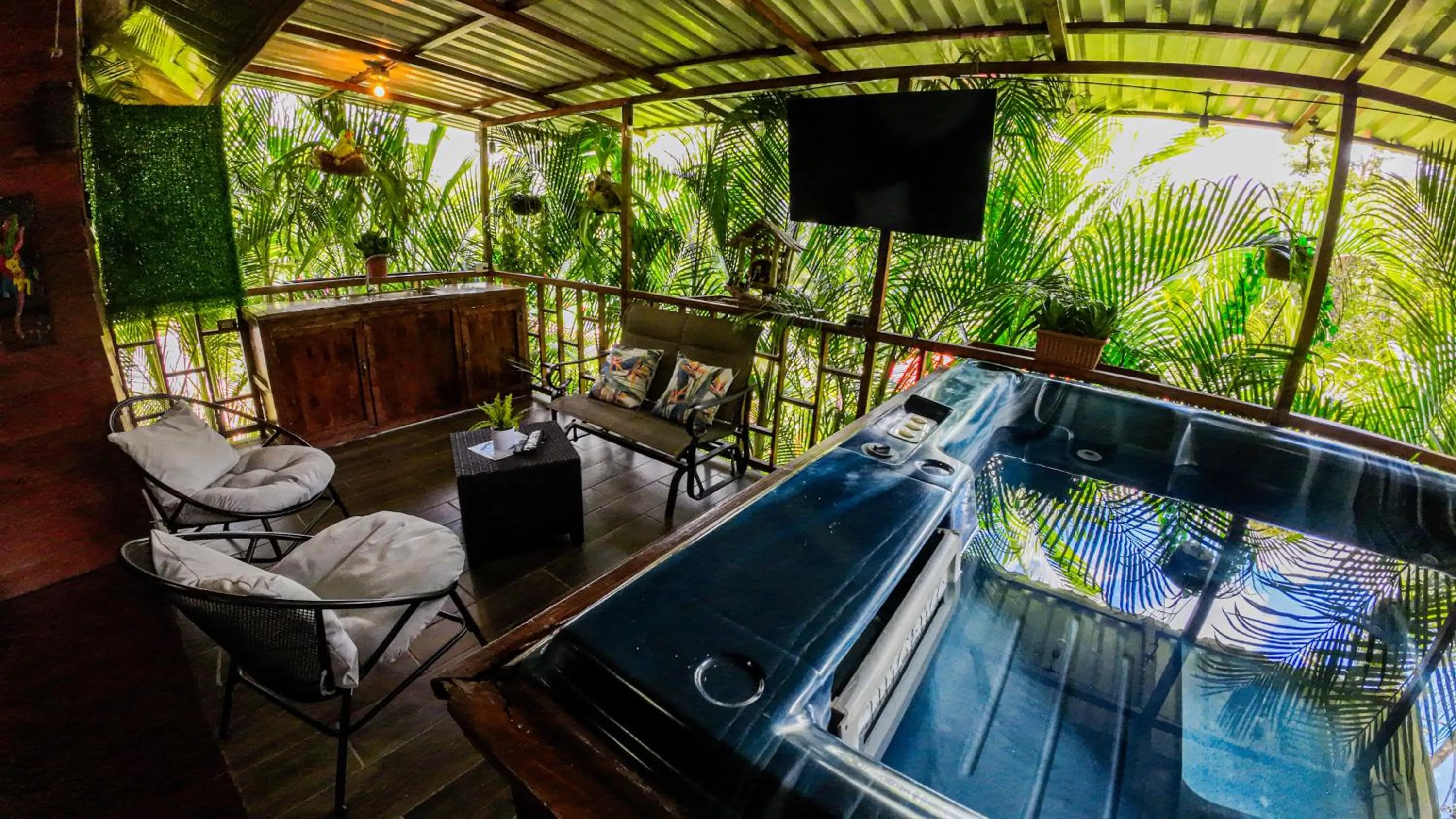 Hot Tub in Bungalows Las Iguanas Arenal Volcano