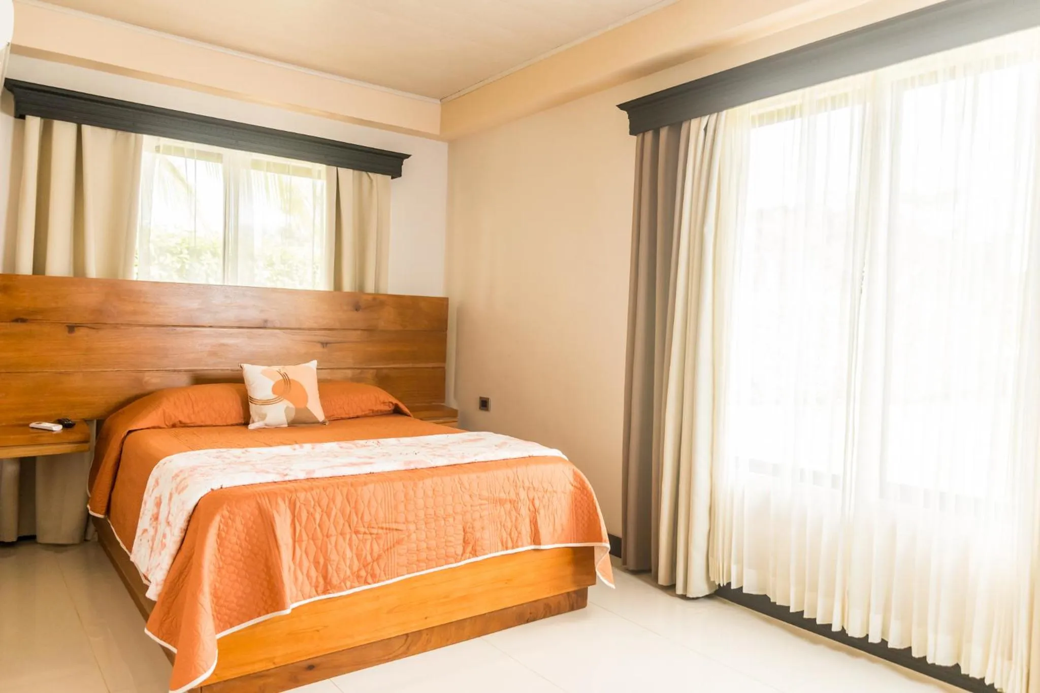 Bed in Bungalows Las Iguanas Arenal Volcano