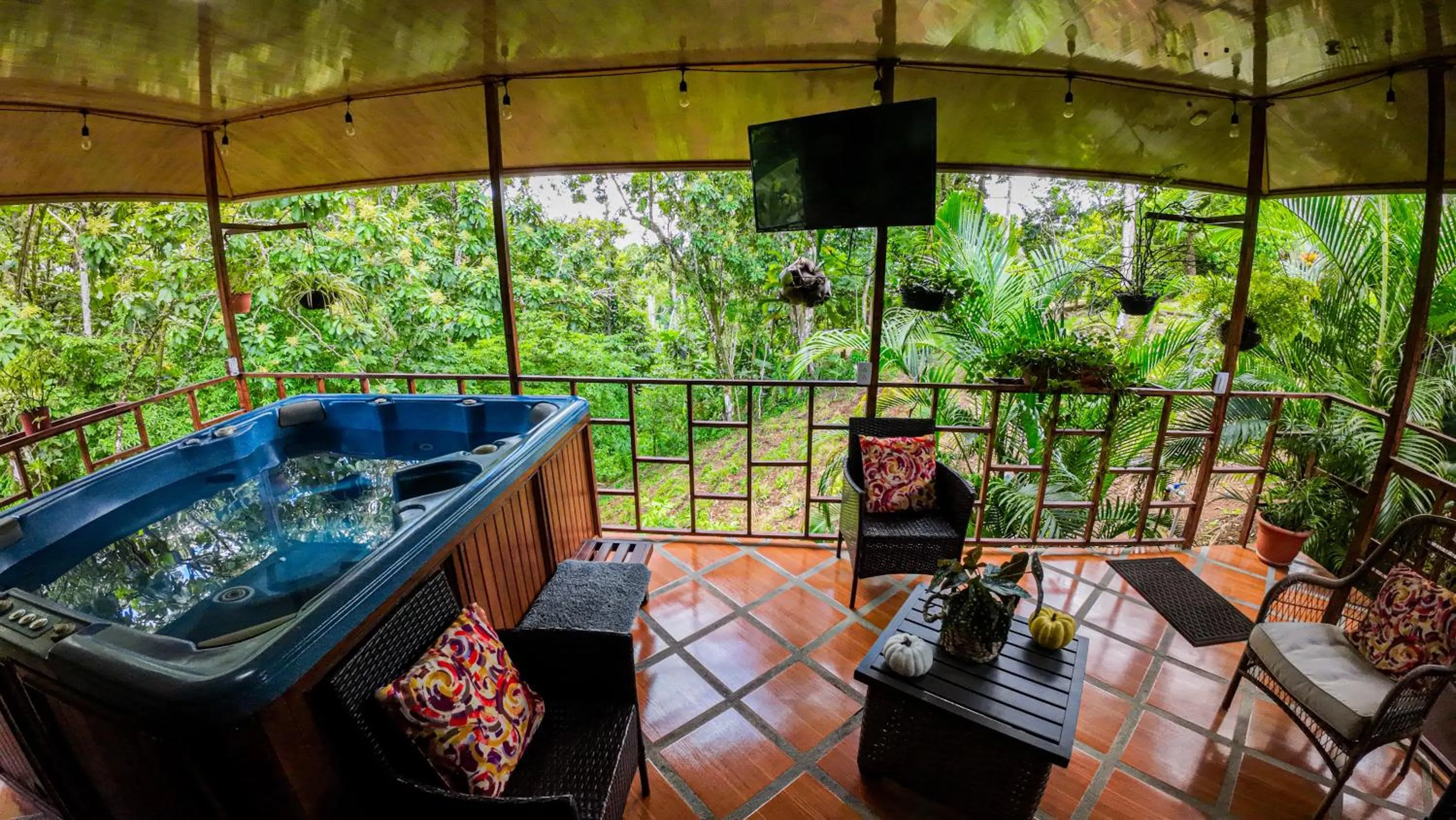 Hot Tub in Bungalows Las Iguanas Arenal Volcano