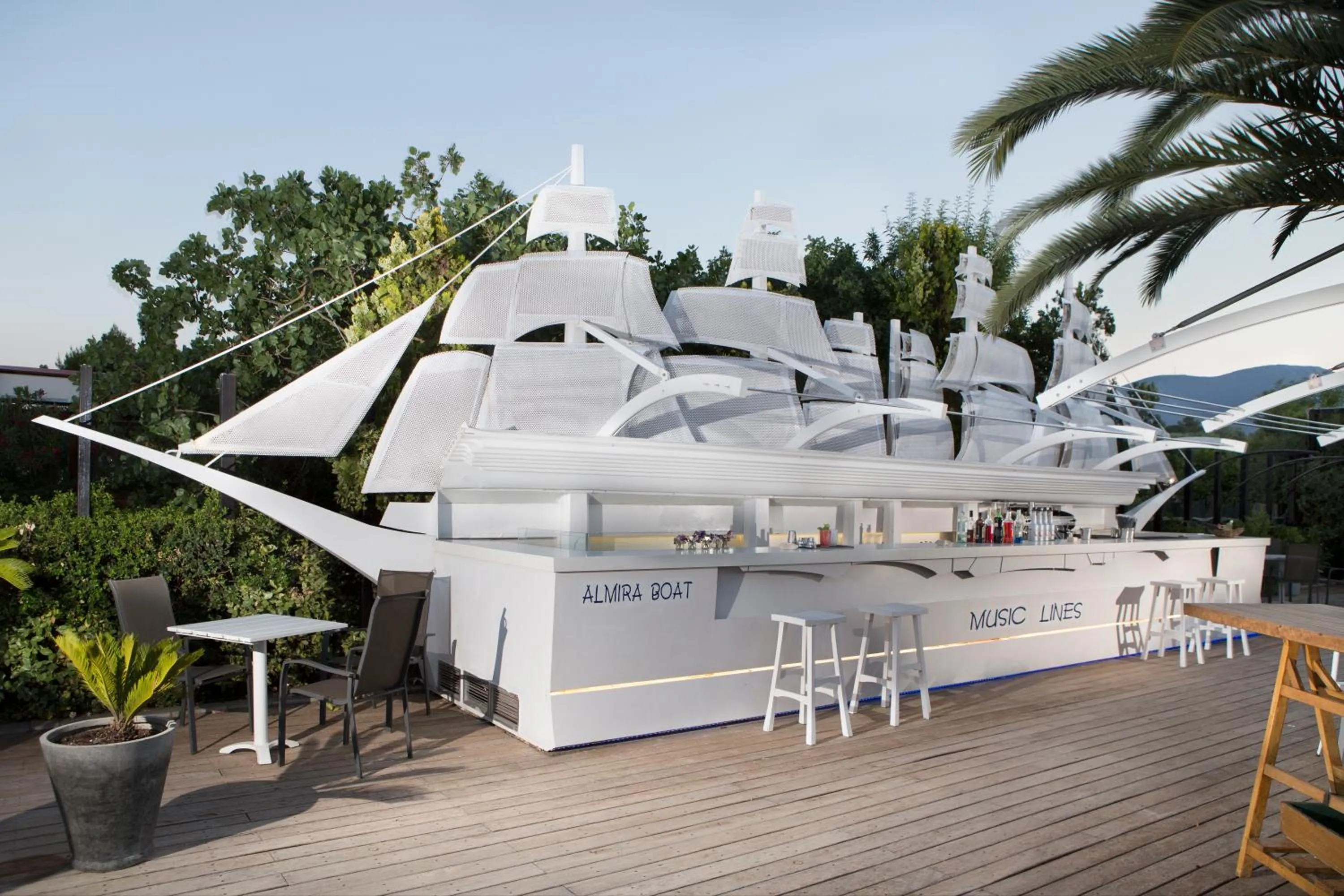 Lounge or bar in Almira Mare