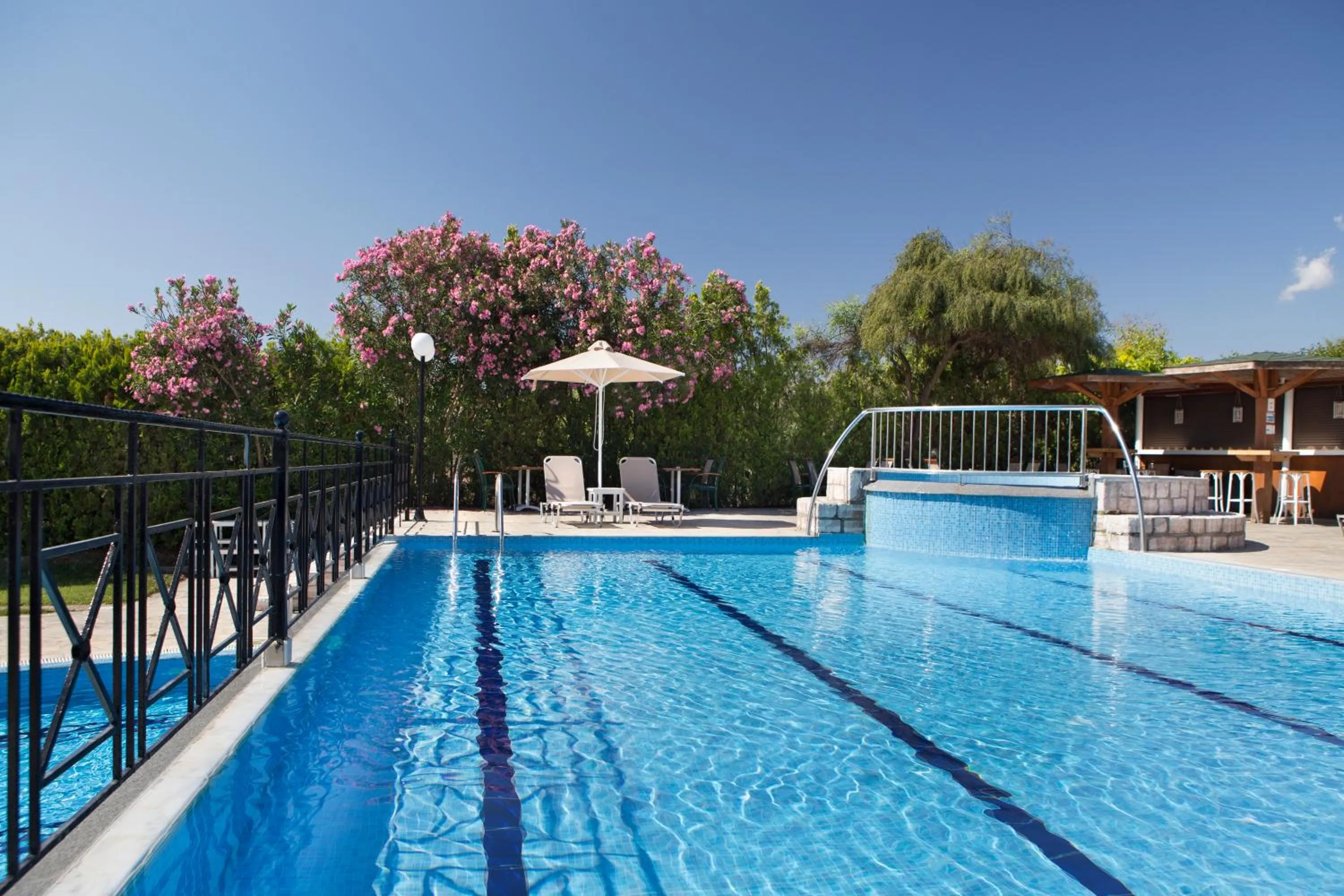 Swimming pool in Almira Mare