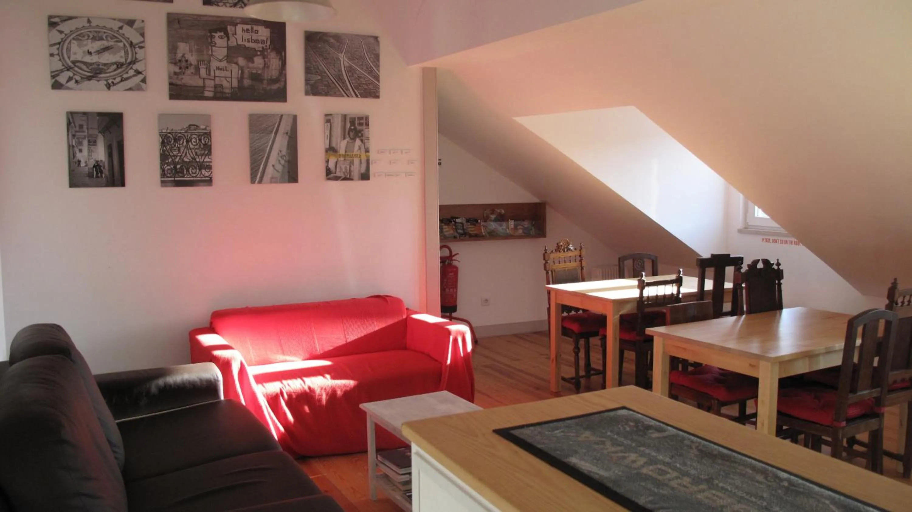 Living room in Inn Possible Lisbon Hostel