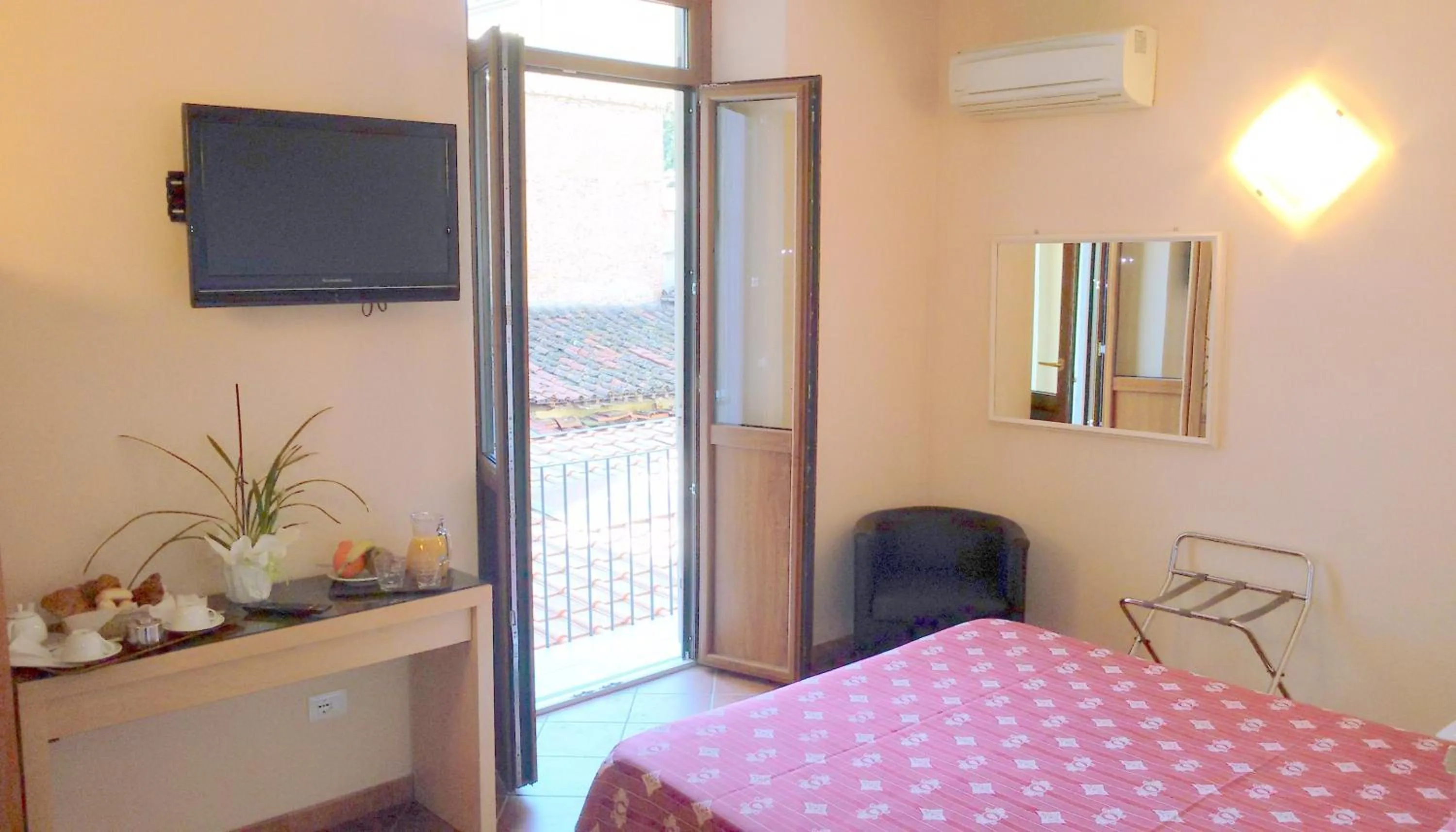 Photo of the whole room, Bed in Hotel Rita Major