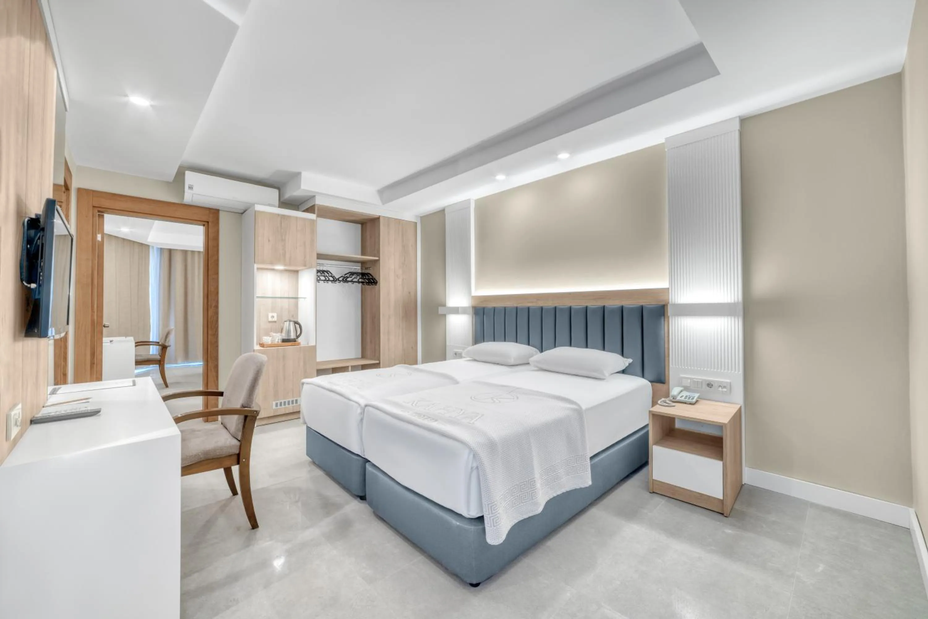 Photo of the whole room, Bed in Kahya Hotel