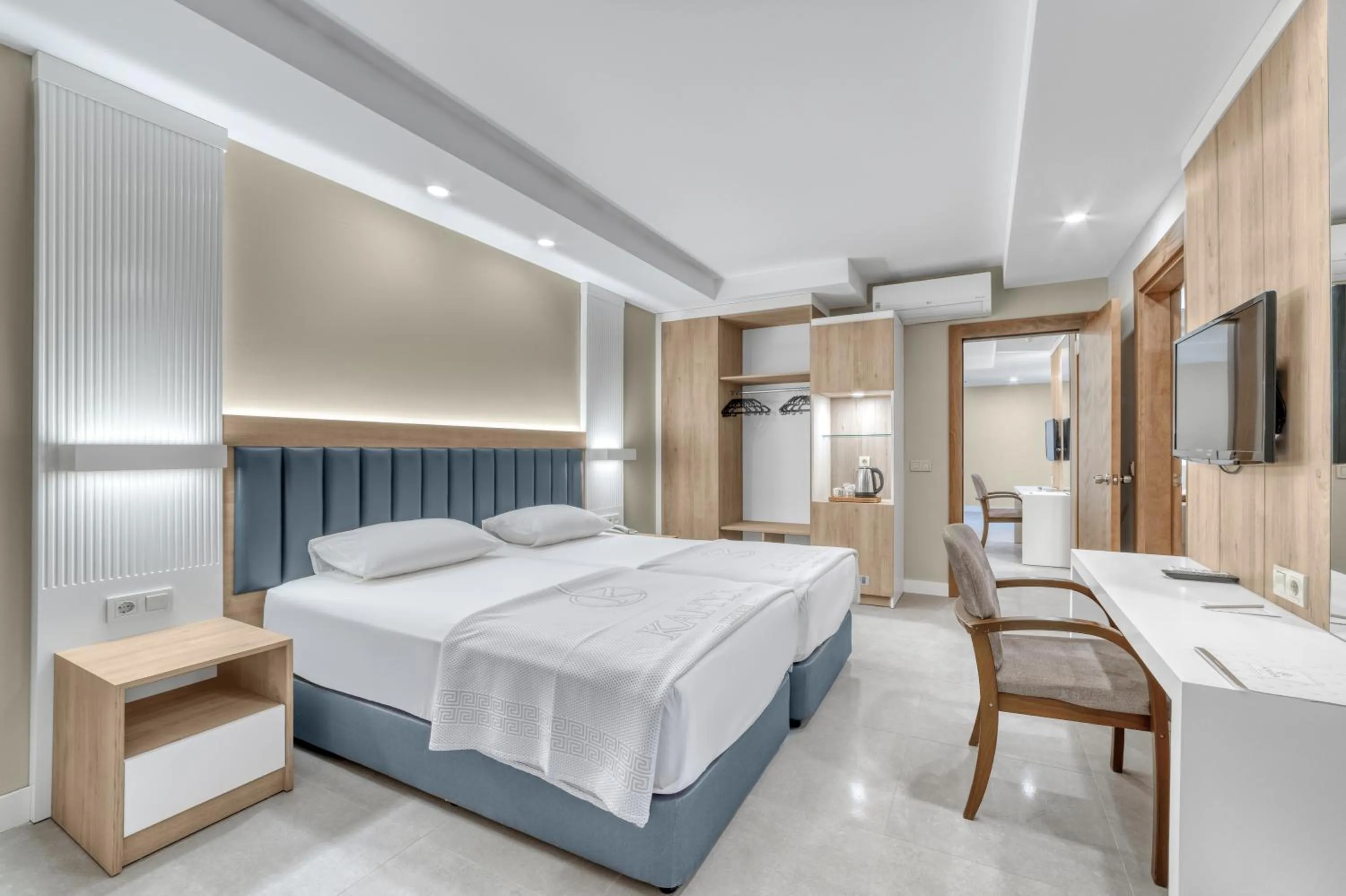 Photo of the whole room, Bed in Kahya Hotel