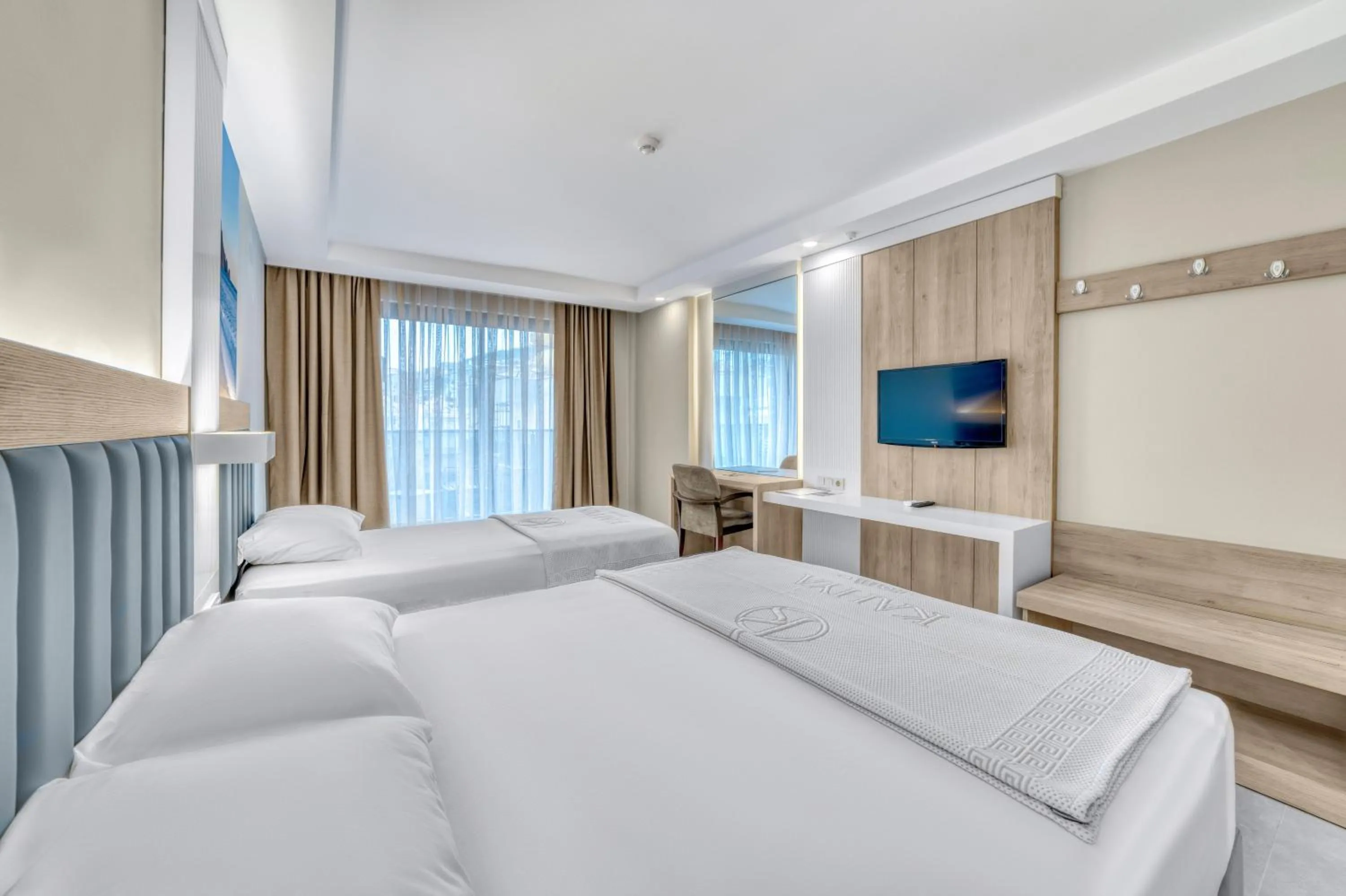 Photo of the whole room, Bed in Kahya Hotel