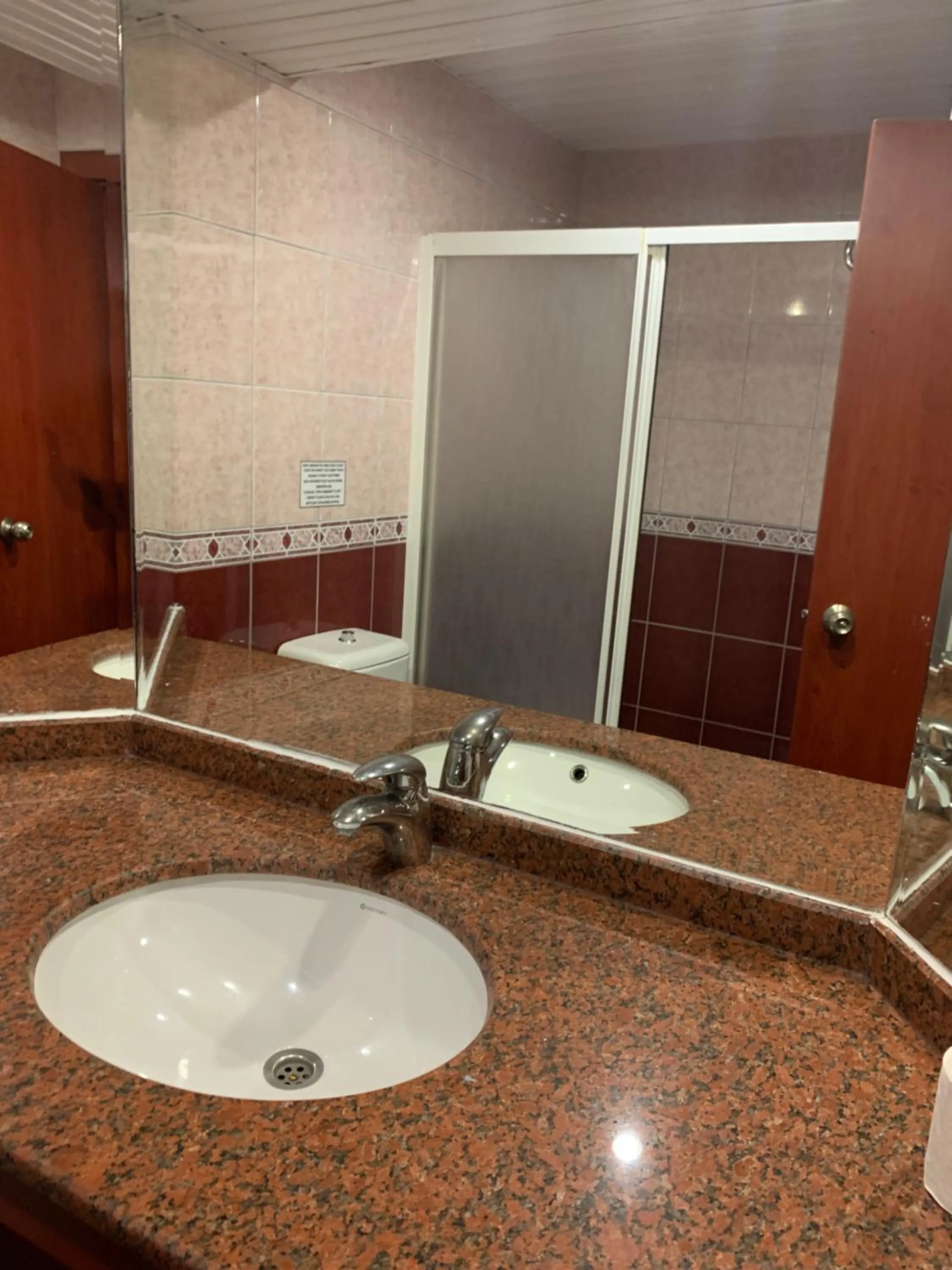 Shower in Wasa Hotel