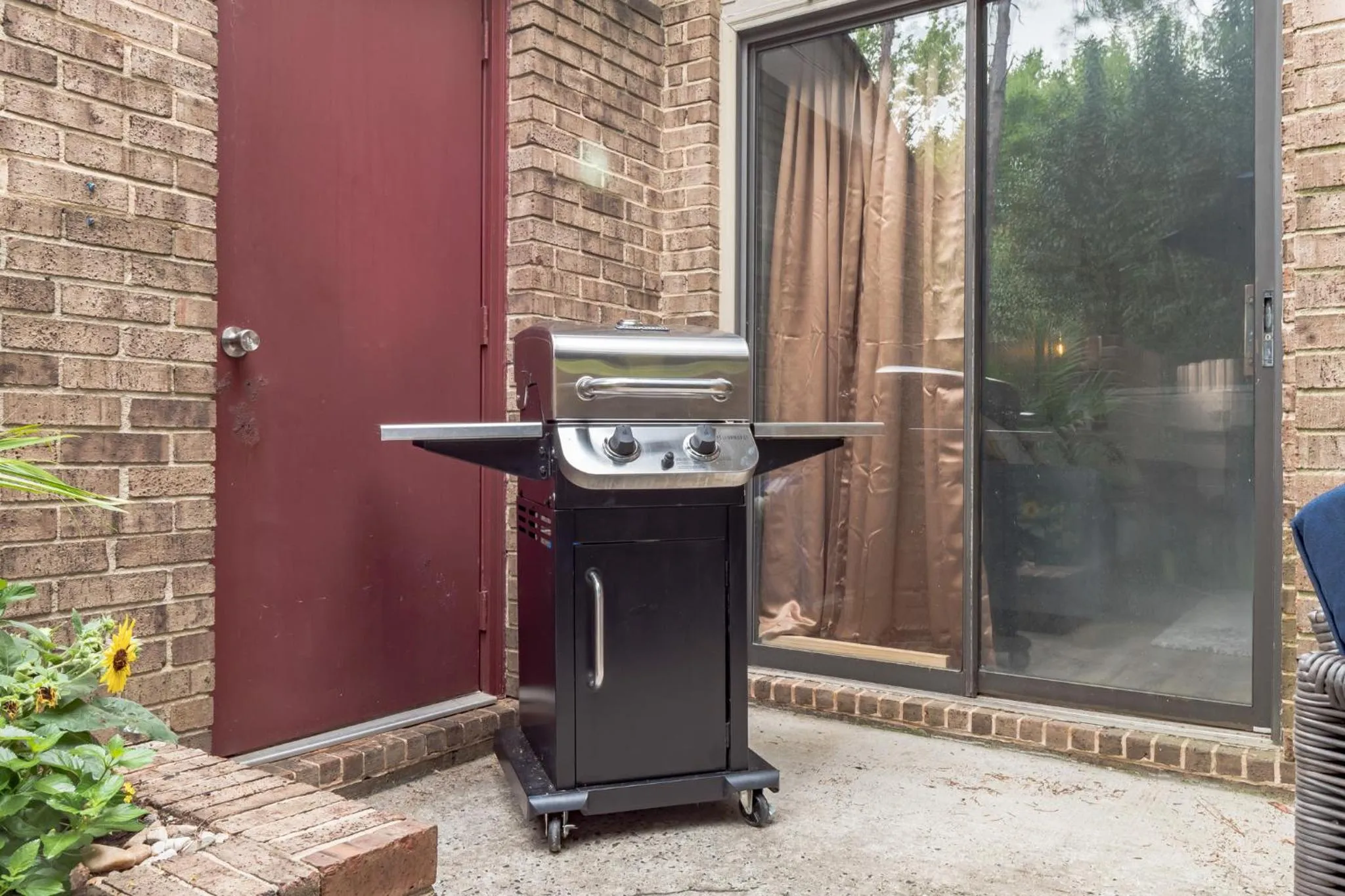 BBQ facilities in Modern Cozy Townhome