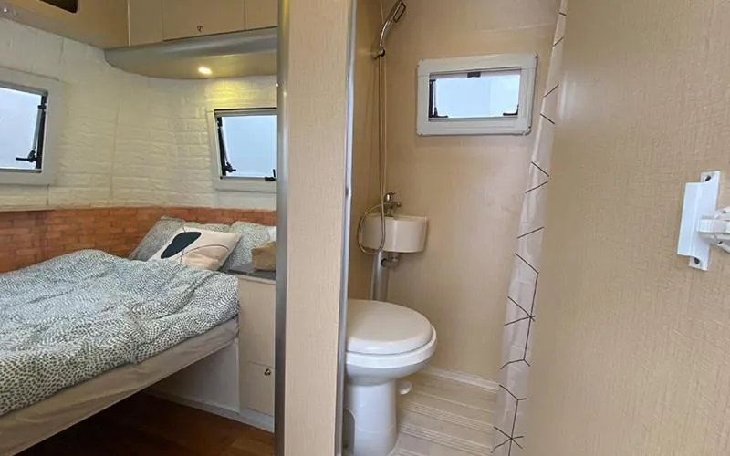 Bed in Stellar GoldenHill Cameron