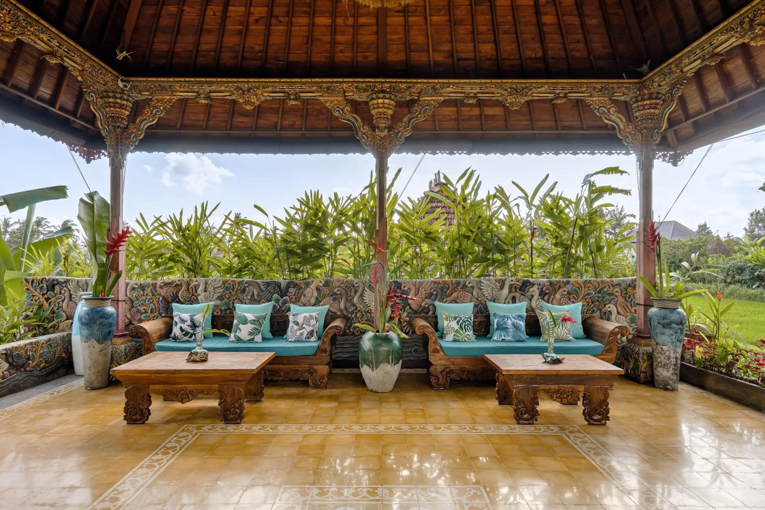 Lobby or reception in Airsania Ubud Antique Villas