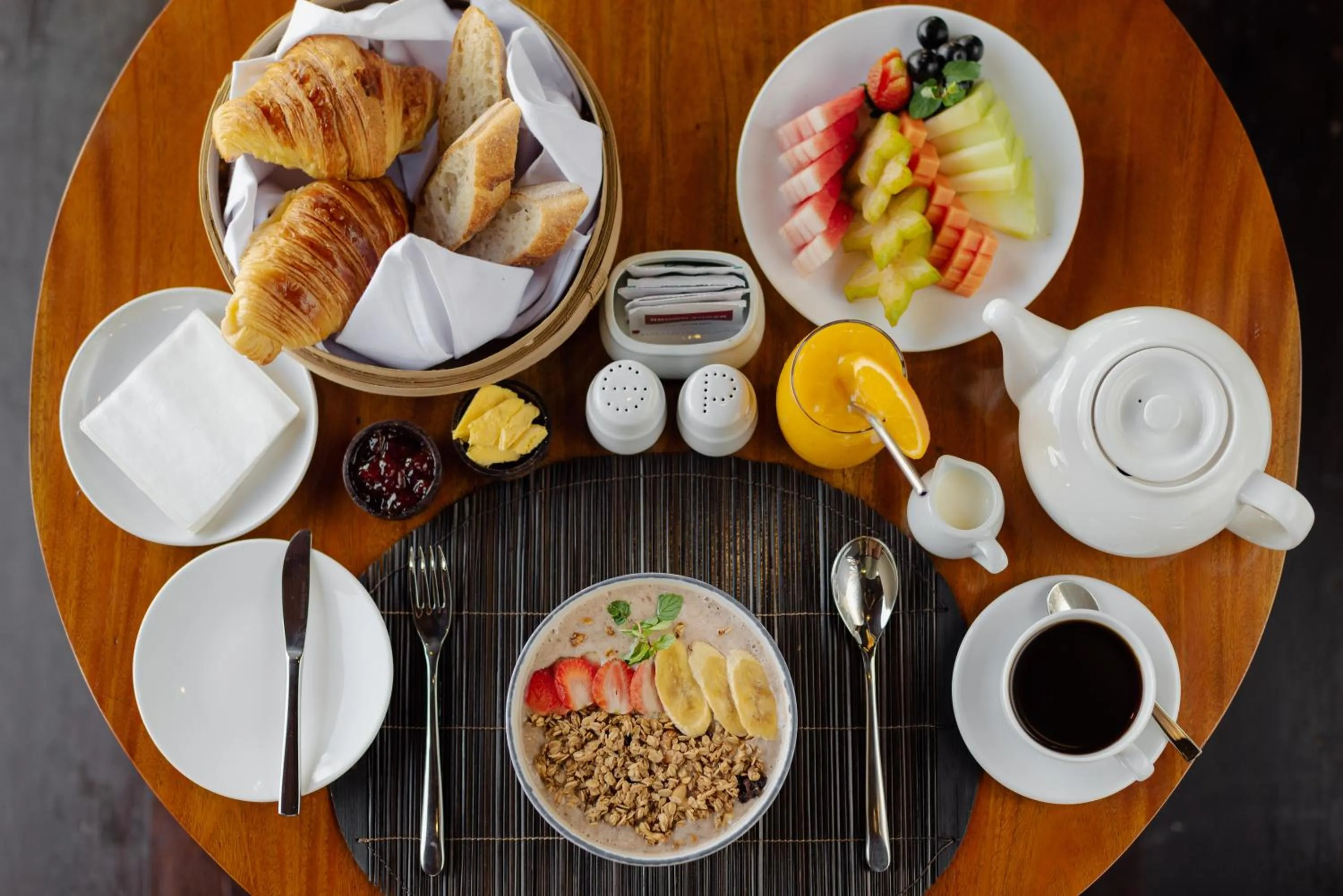 Breakfast in Airsania Ubud Antique Villas