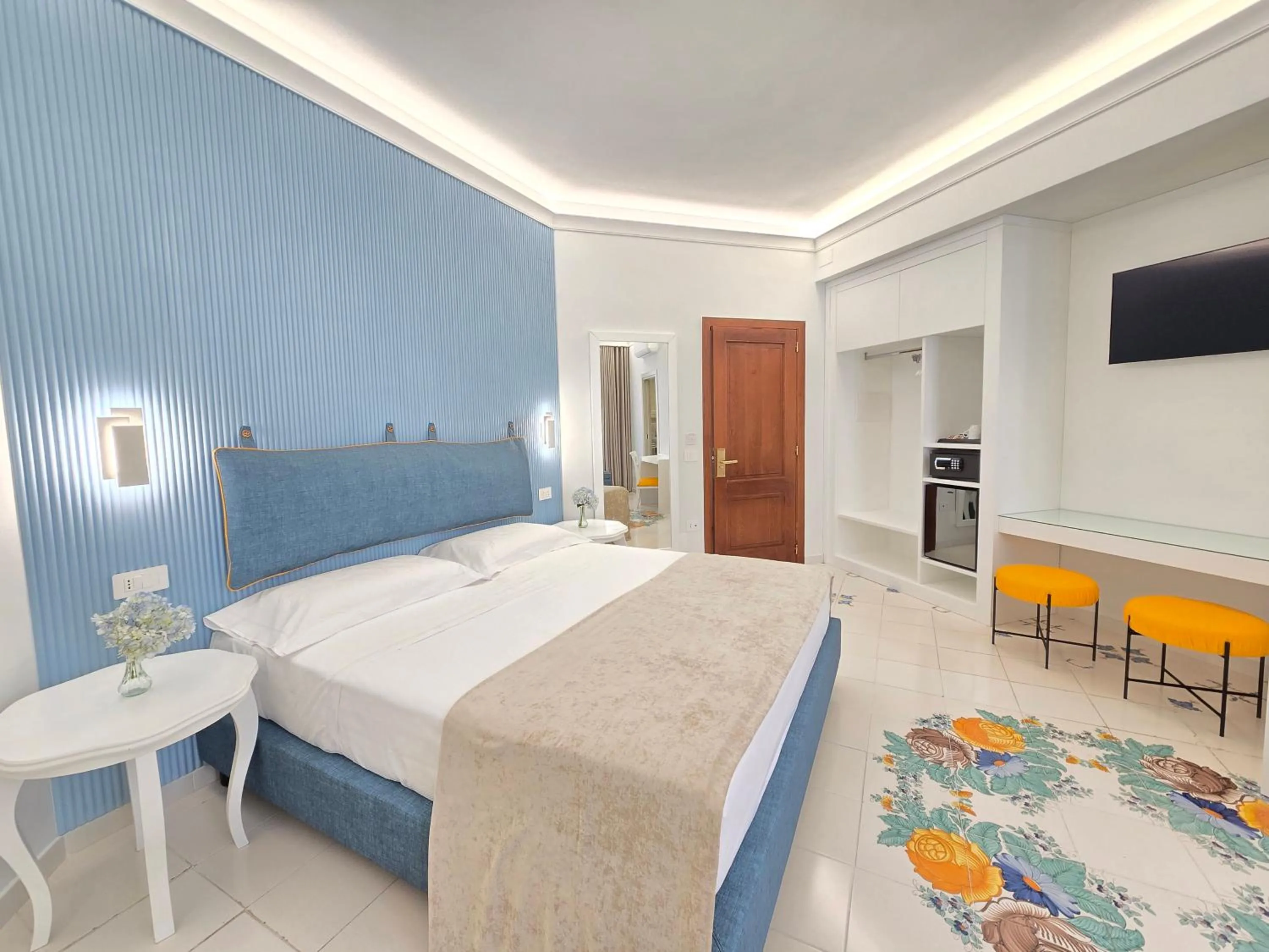 Photo of the whole room, Bed in Villa Le Zagare Relais & SPA