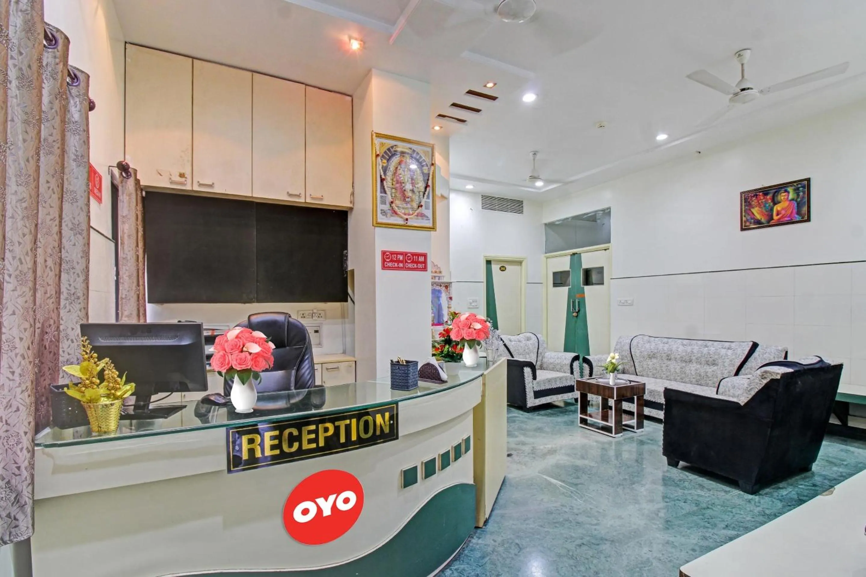Lobby or reception in Hotel O Sunshine Inn