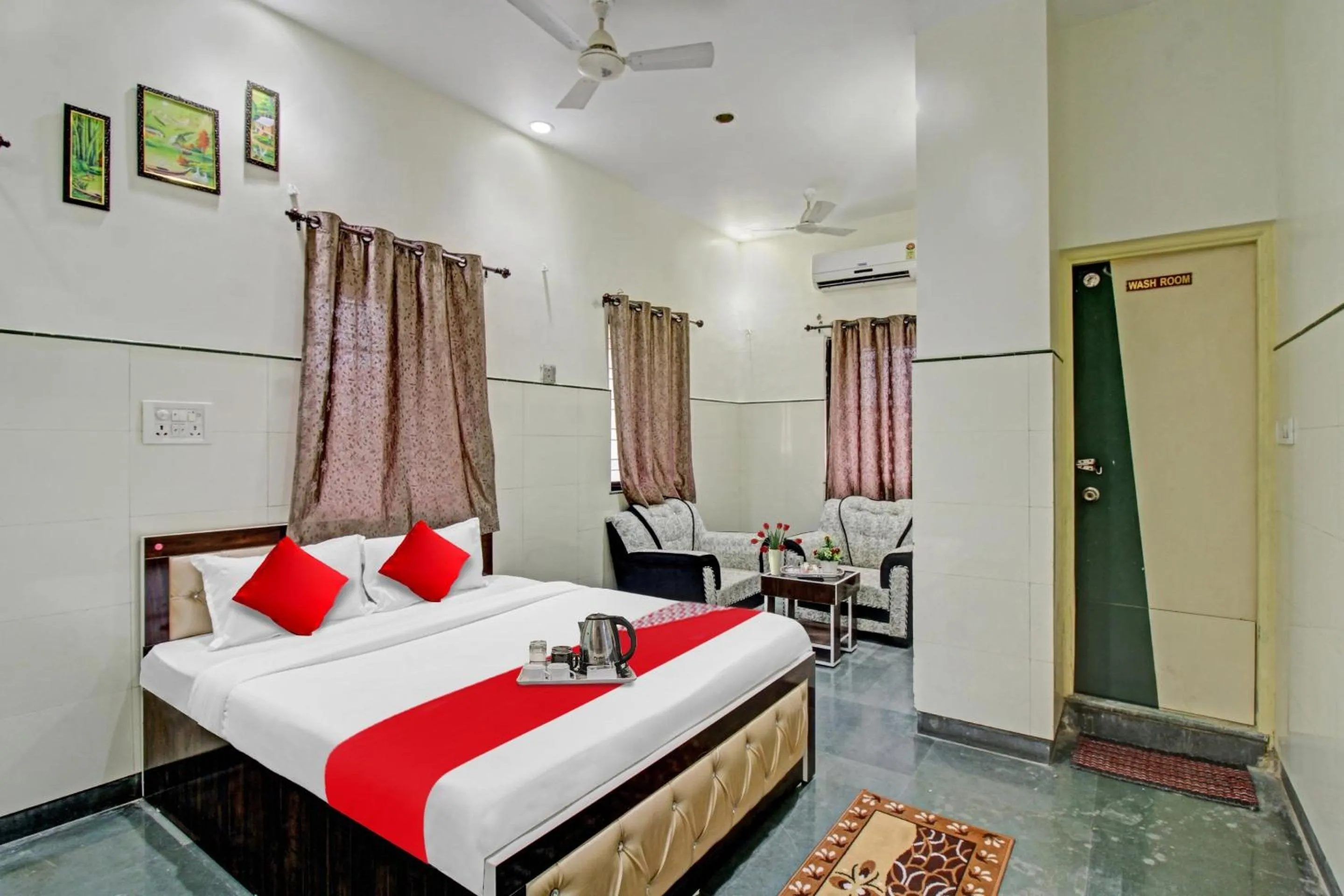 Bedroom, Bed in Hotel O Sunshine Inn