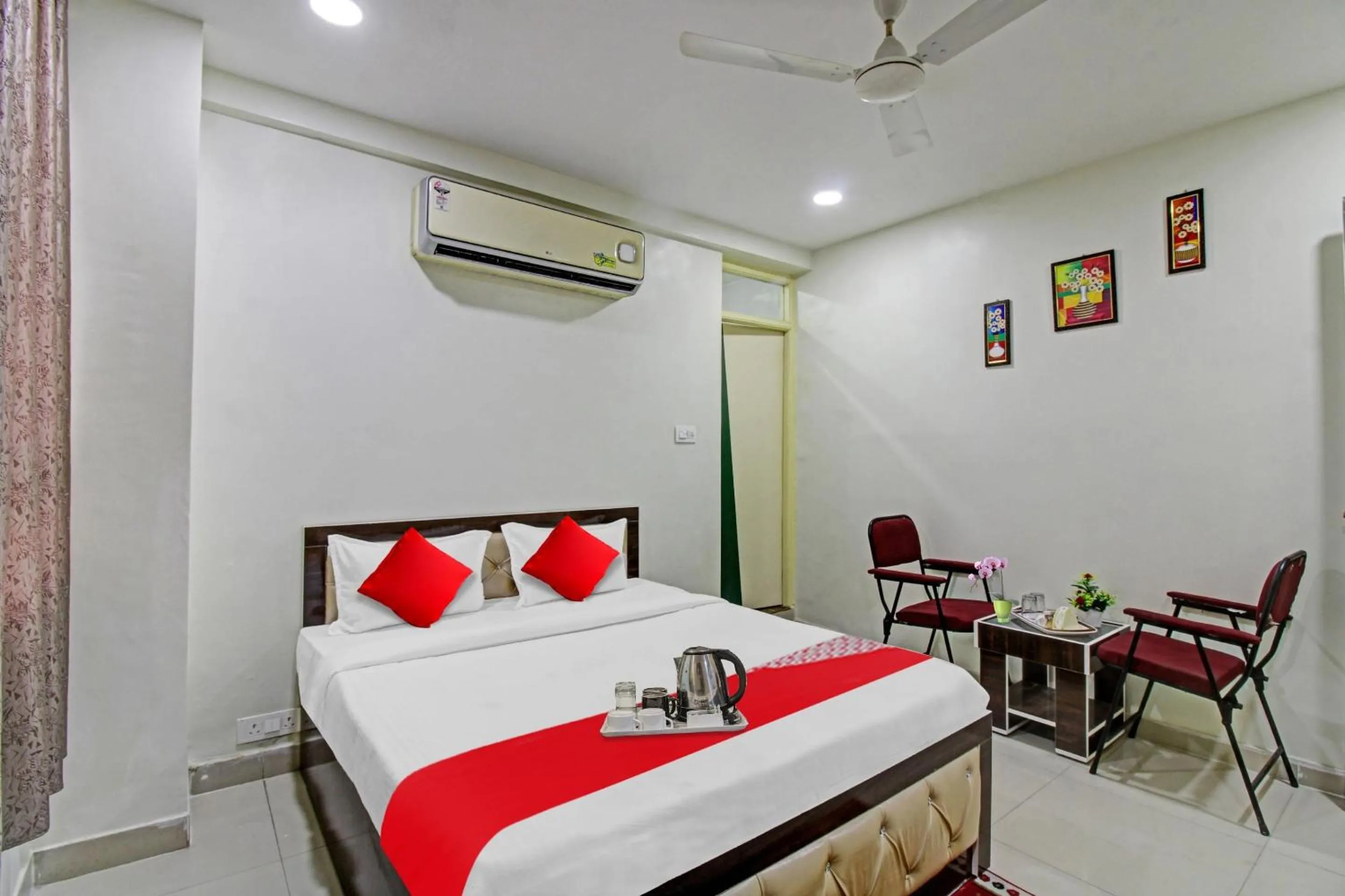 Lobby or reception, Bed in Hotel O Sunshine Inn