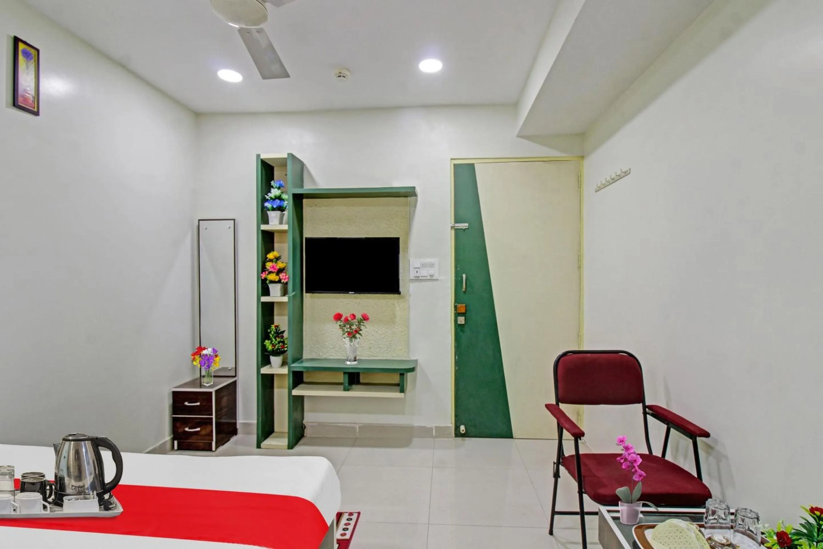 Bedroom, Bed in Hotel O Sunshine Inn