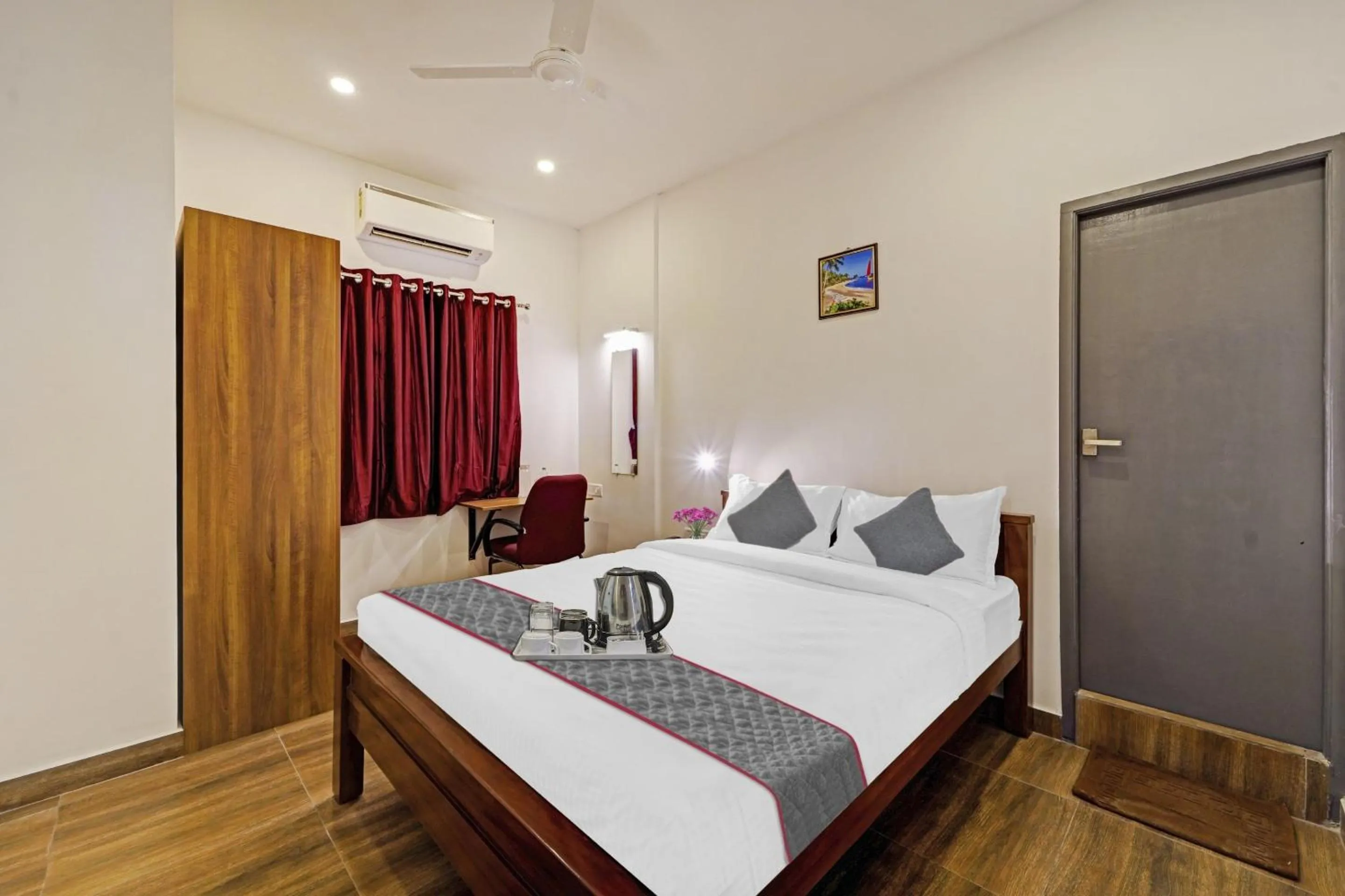 Bedroom, Bed in Super Townhouse ORCHID RESIDENCY Near T.Nagar