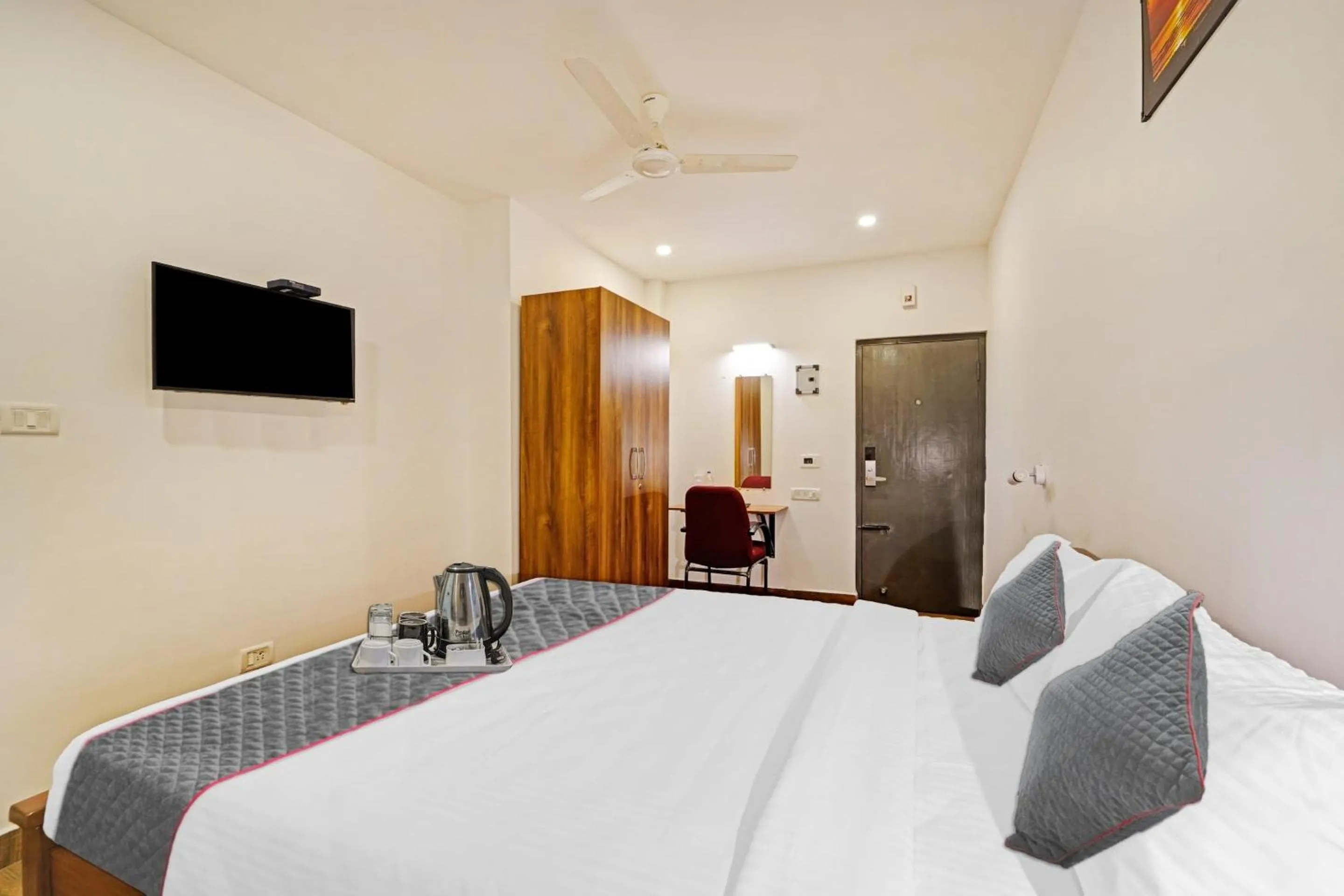 Bedroom, Bed in Super Townhouse ORCHID RESIDENCY Near T.Nagar
