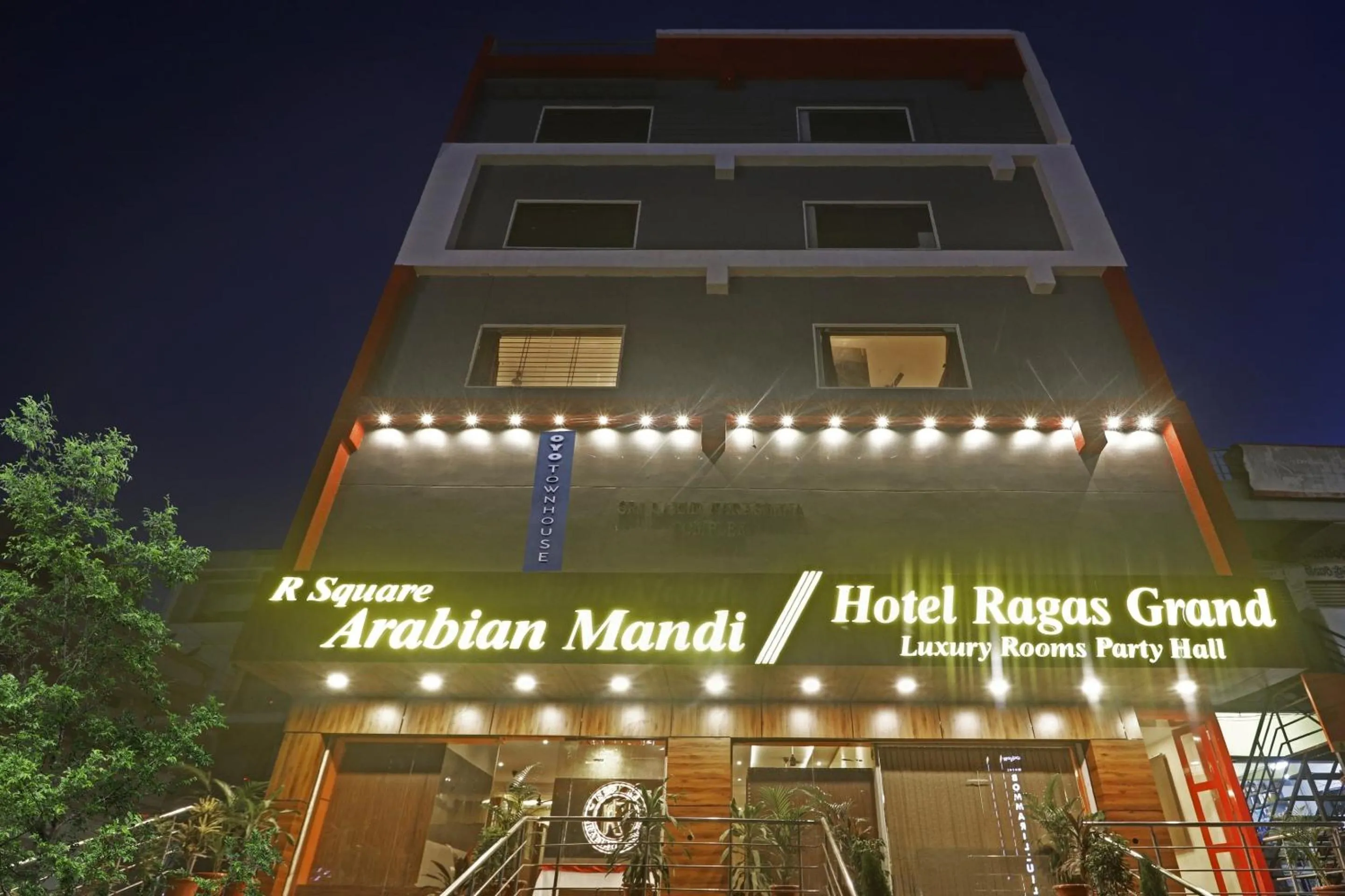 Facade/entrance in Townhouse Ragas Grand