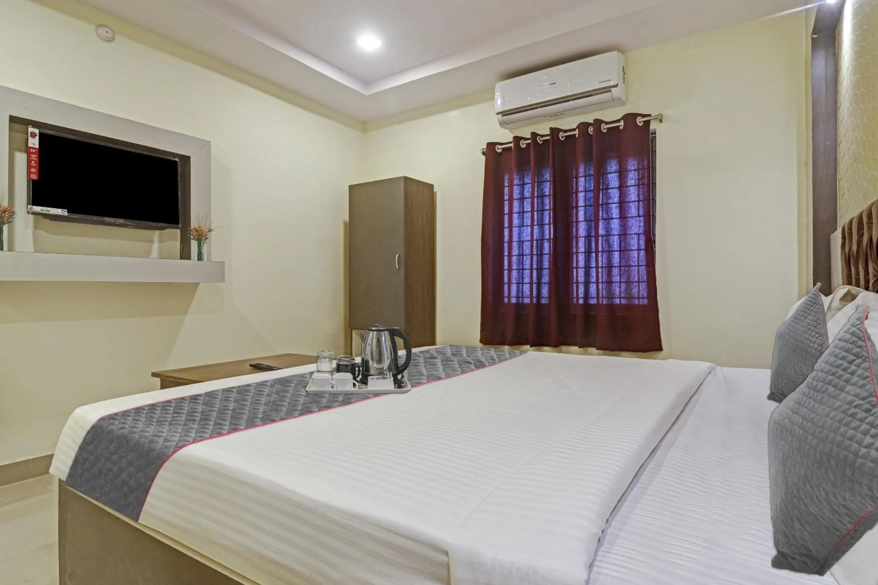 Bedroom, Bed in Townhouse Ragas Grand
