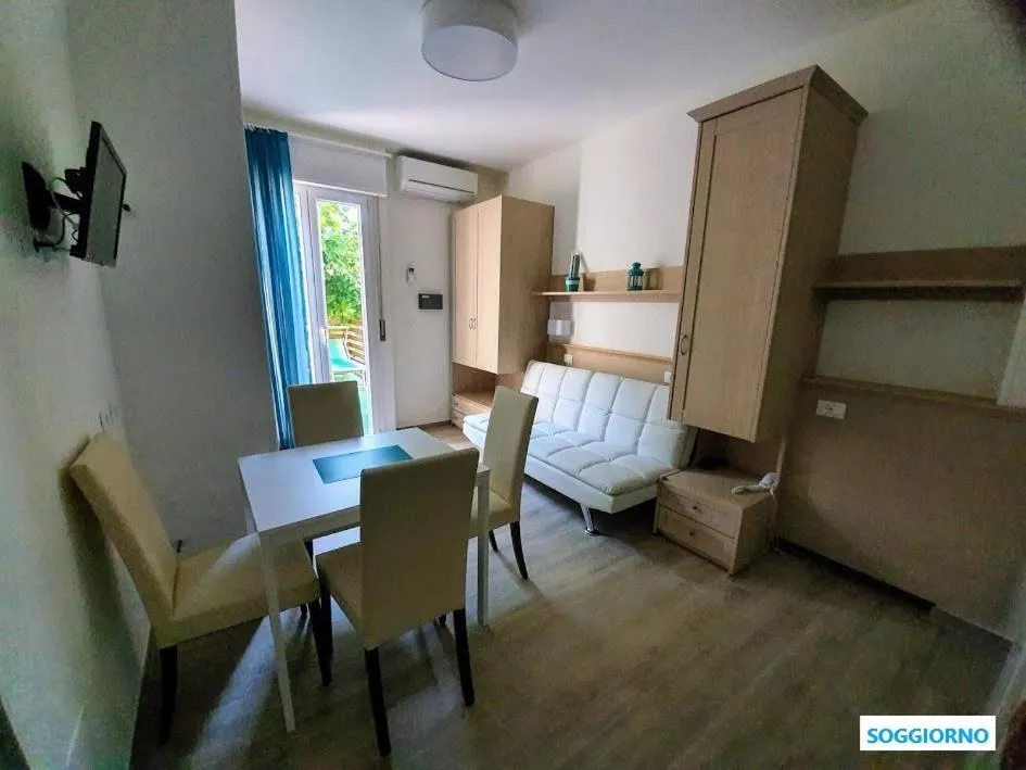 Dining area, Bed in B&B Airone Cervia - Camere e Appartamenti