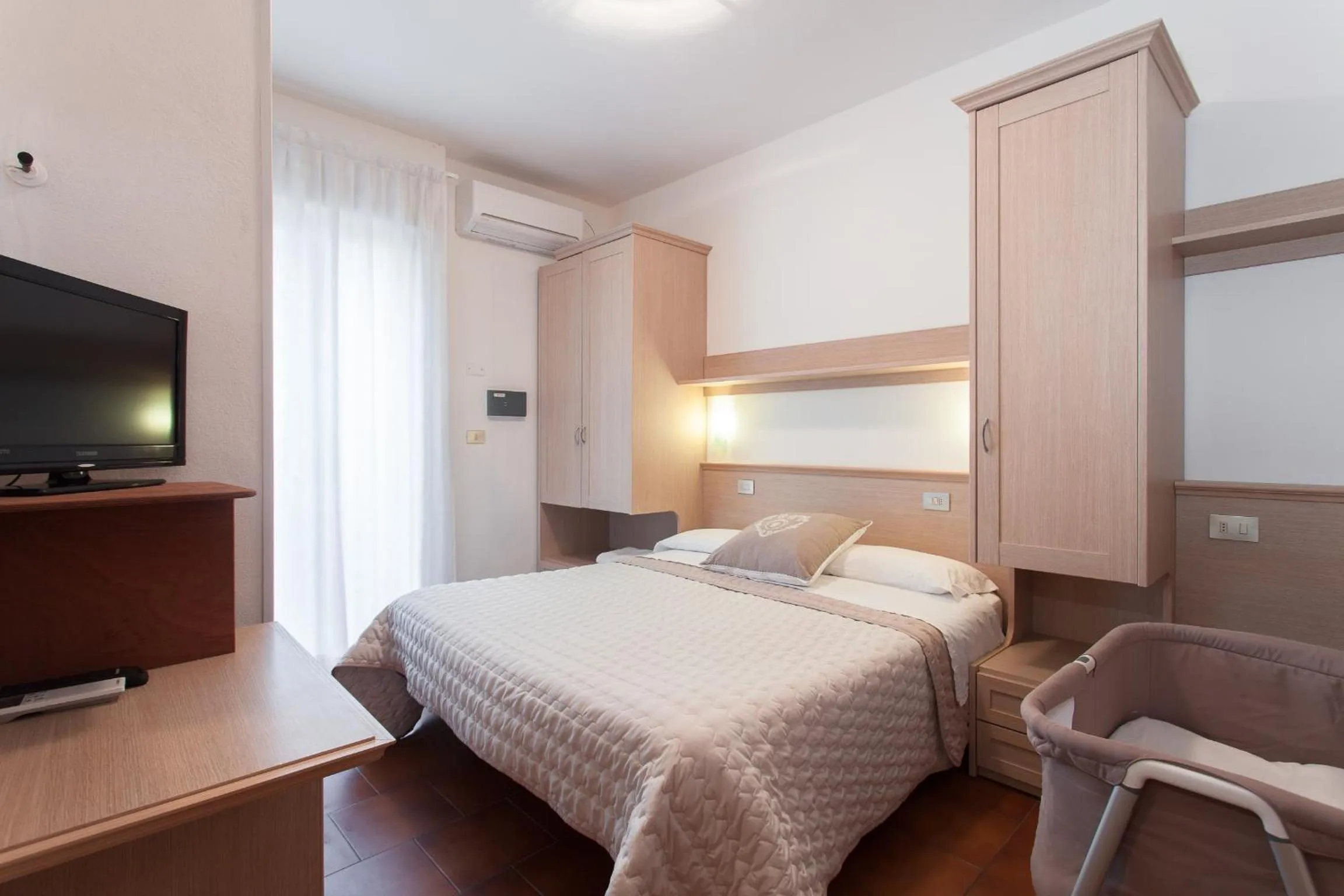 Day, Bed in B&B Airone Cervia - Camere e Appartamenti