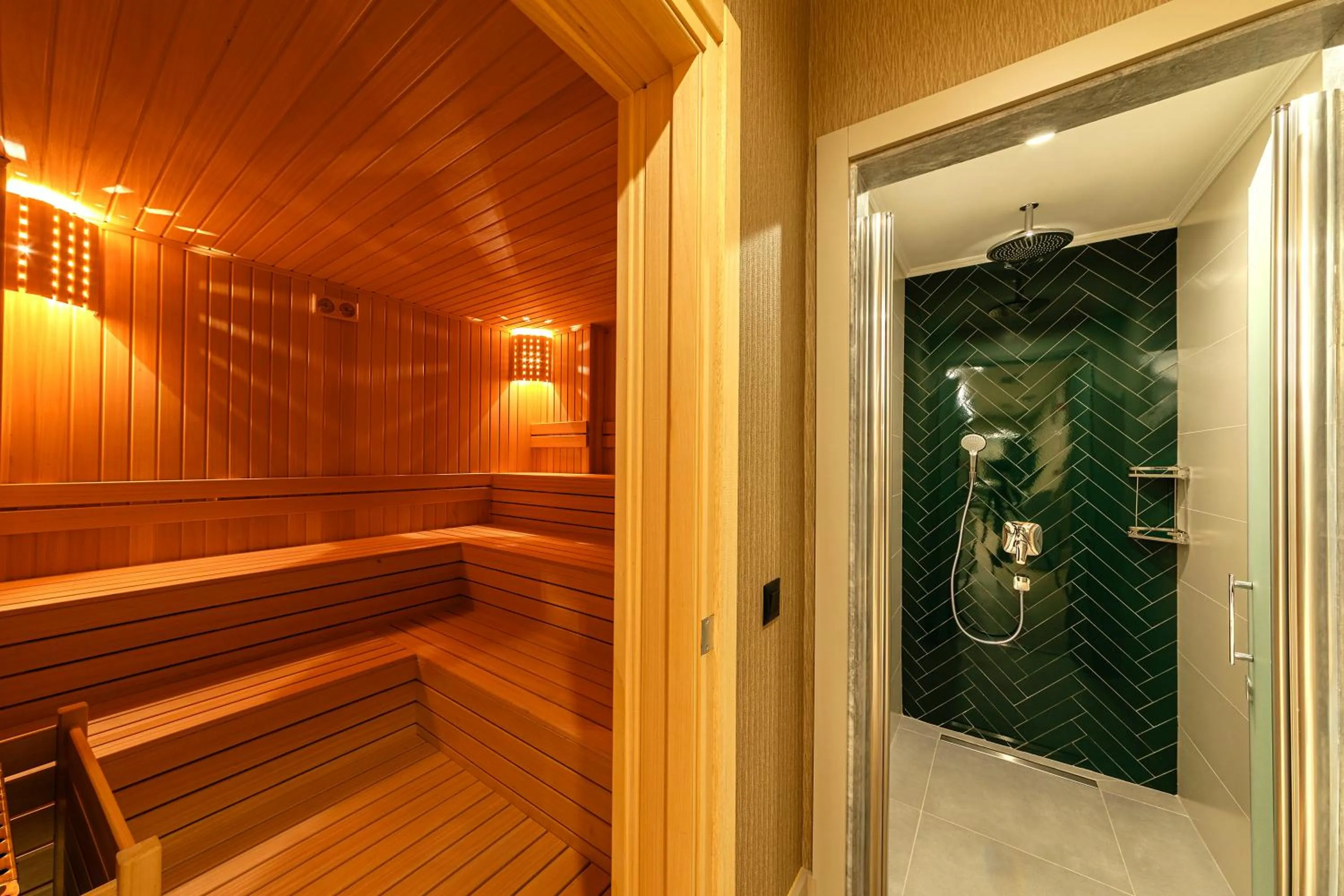 Shower in Mukarnas Pera Hotel