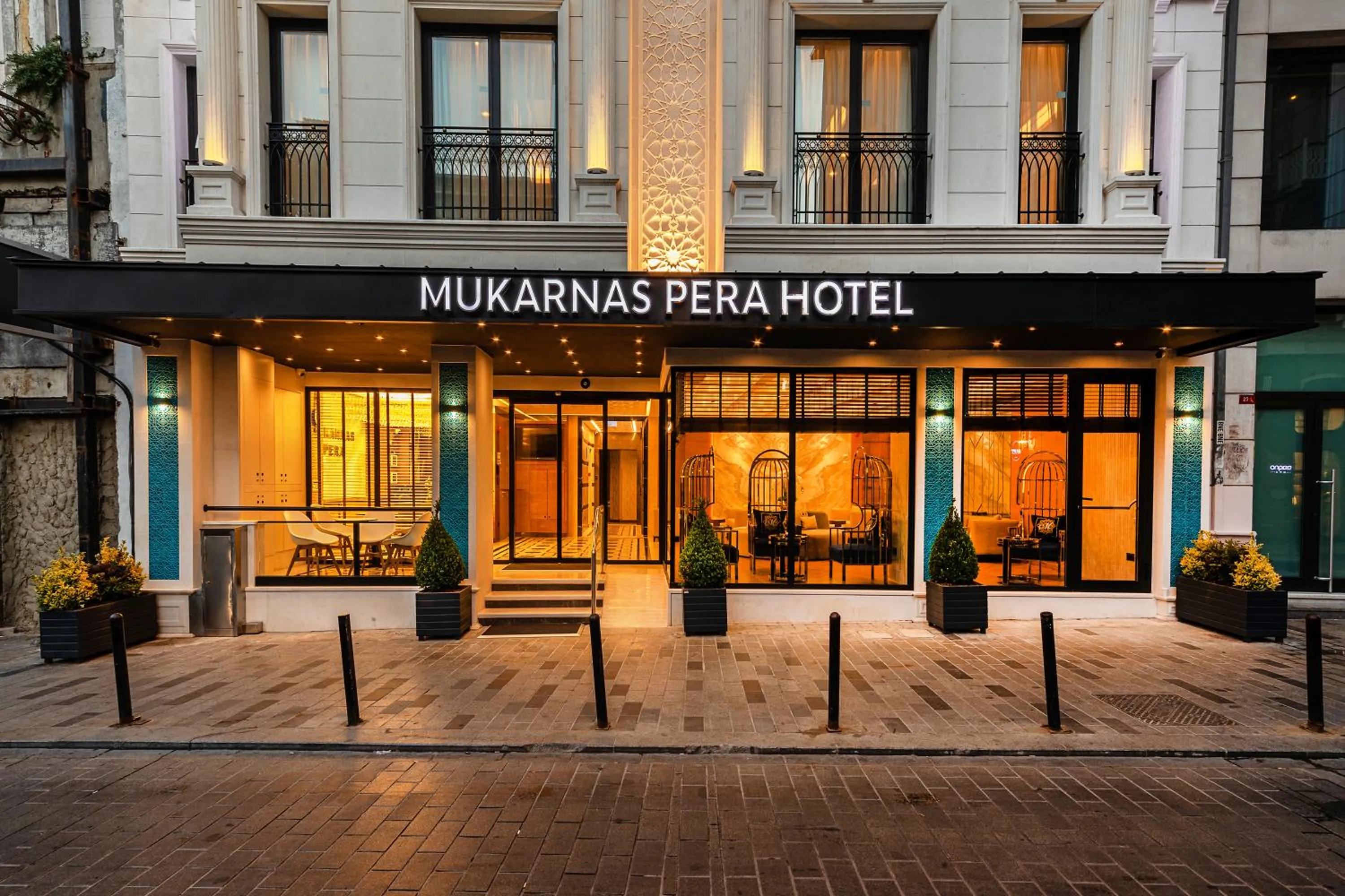 Facade/entrance in Mukarnas Pera Hotel