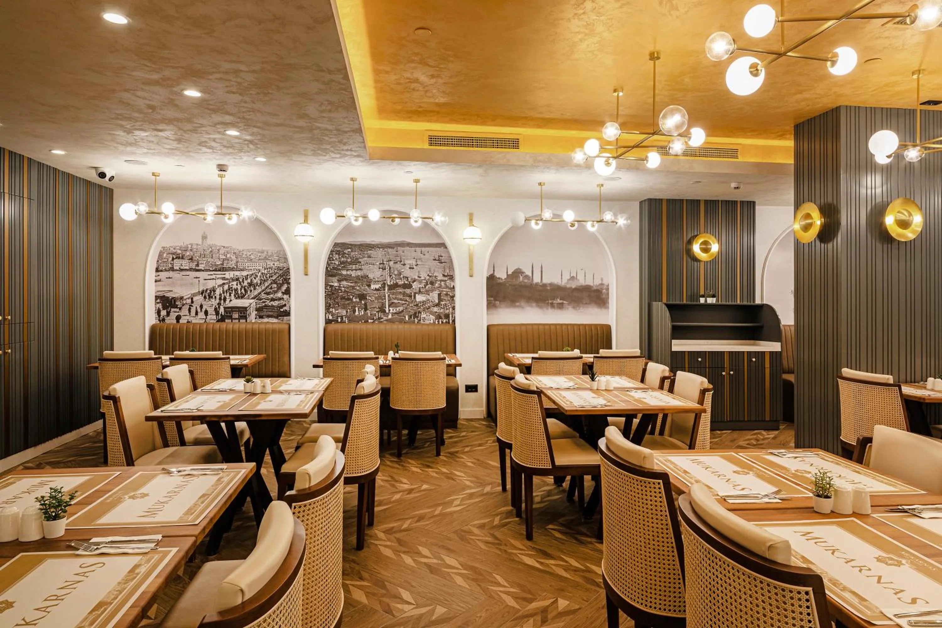 Restaurant/places to eat in Mukarnas Pera Hotel