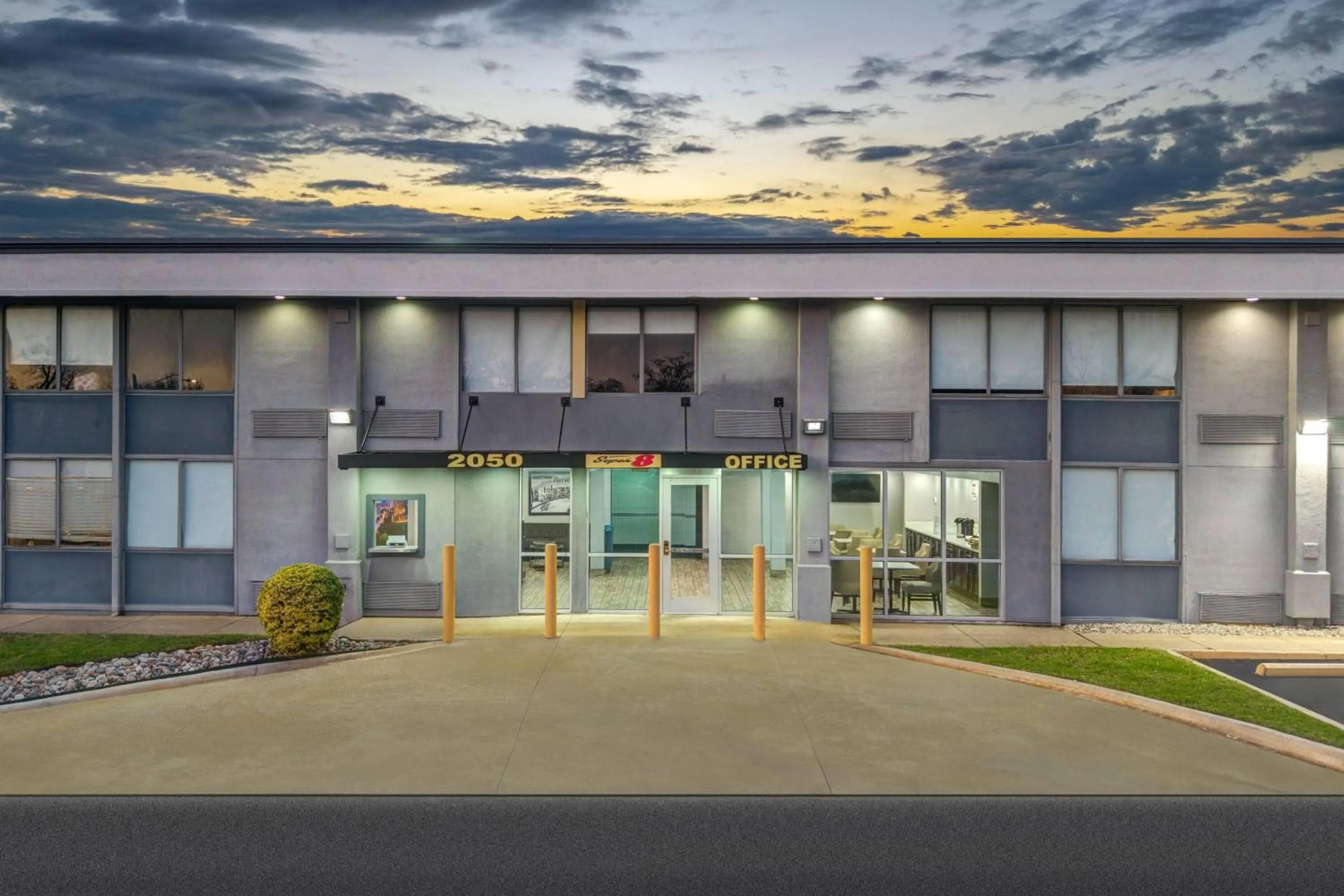 Property building in Super 8 by Wyndham Fort Worth Entertainment District