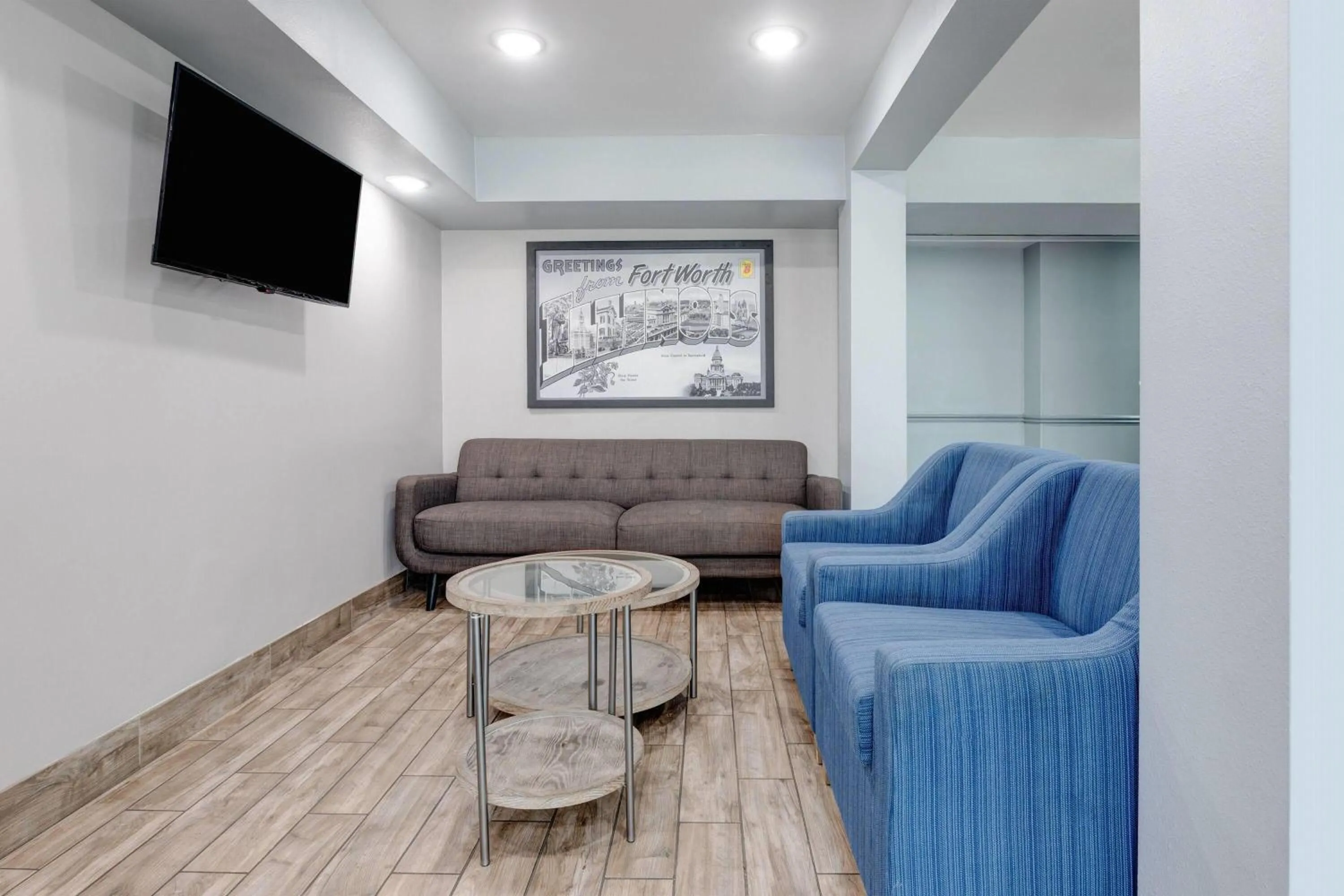 Lobby or reception in Super 8 by Wyndham Fort Worth Entertainment District