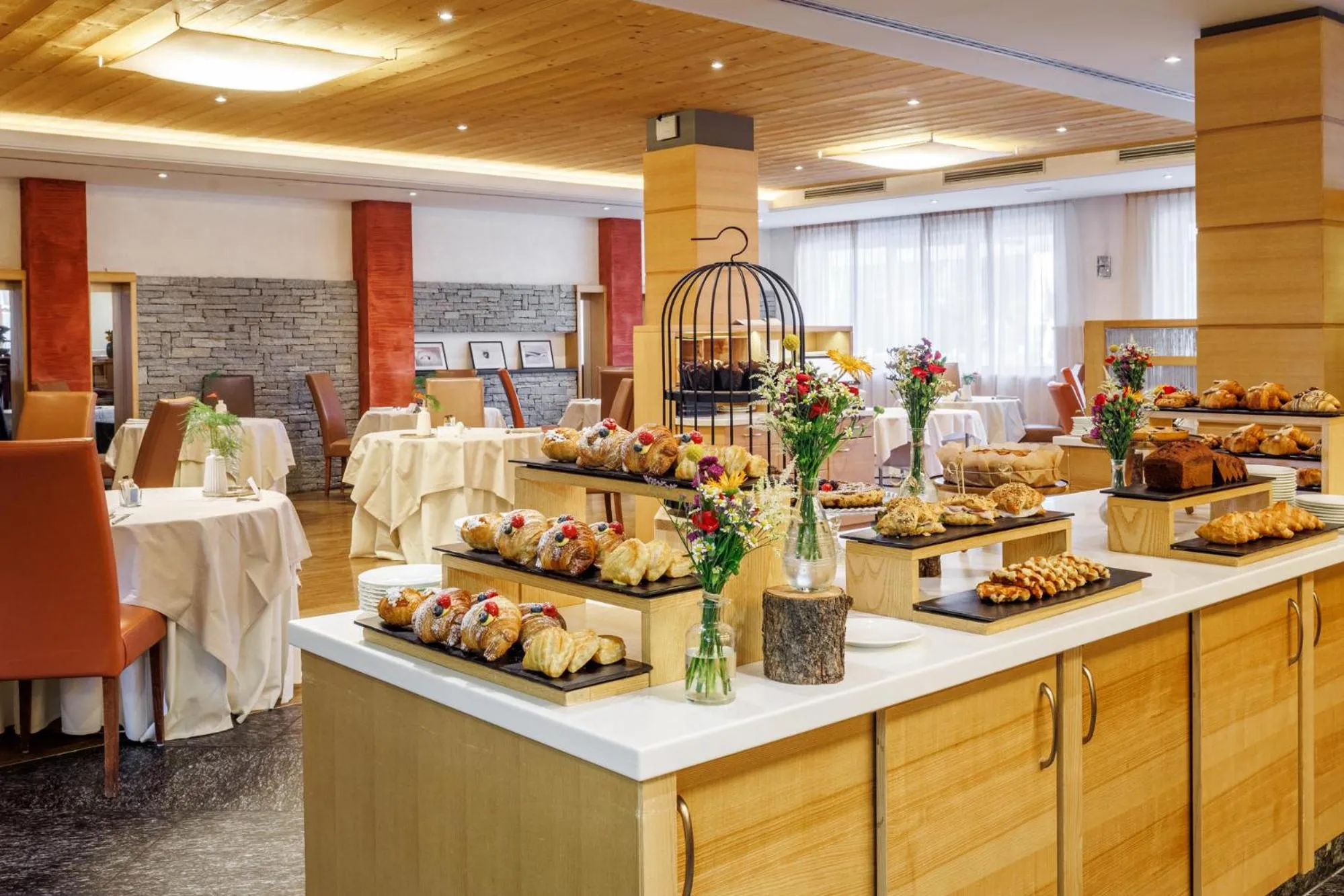 Restaurant/places to eat in Hotel Lac Salin Spa & Mountain Resort