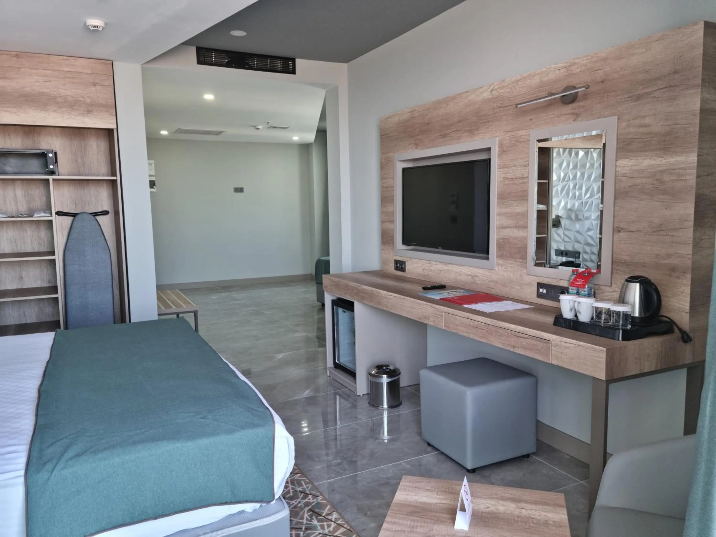 TV and multimedia, Bed in Ramada Resort By Wyndham Kizkalesi