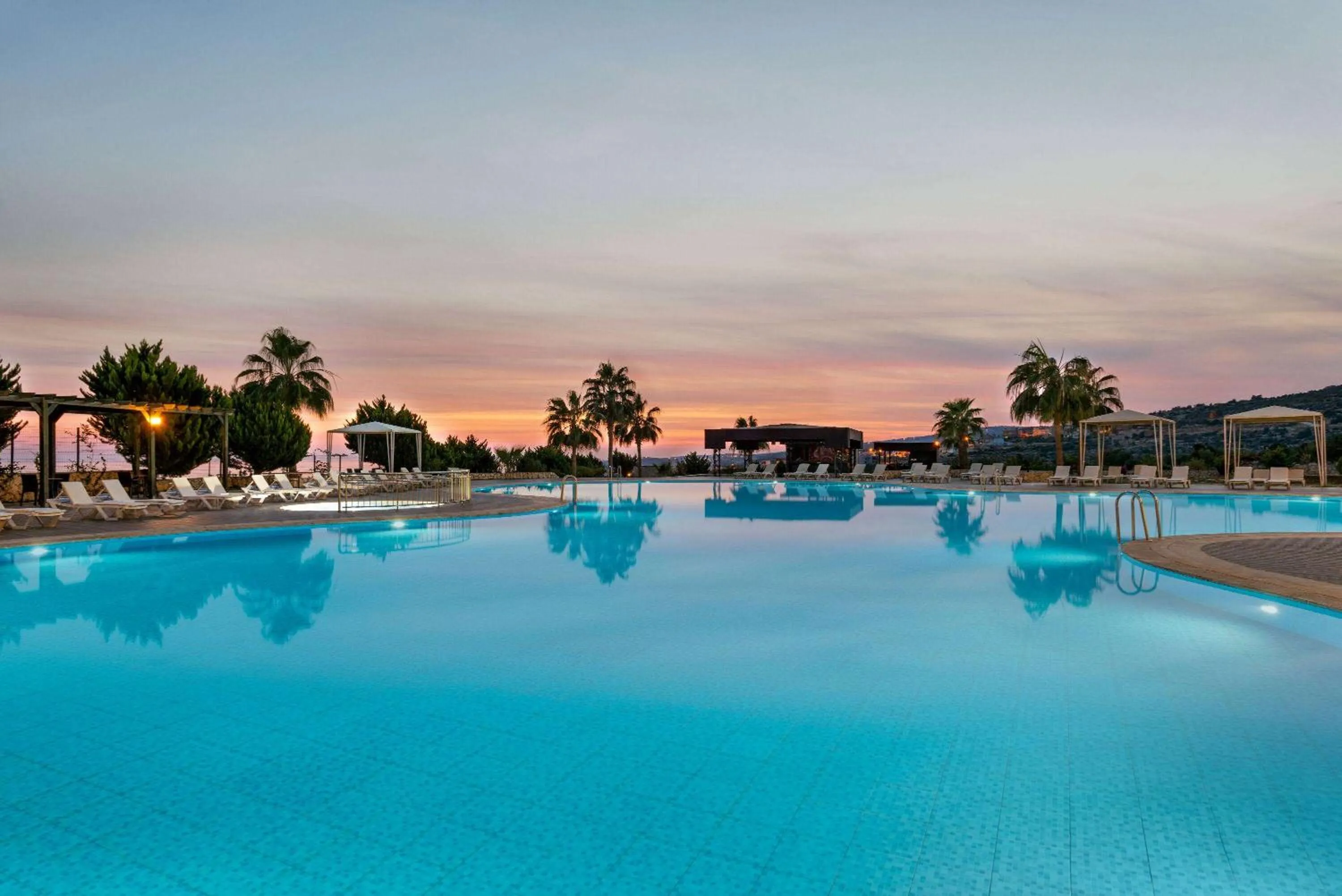 Swimming pool in Ramada Resort By Wyndham Kizkalesi