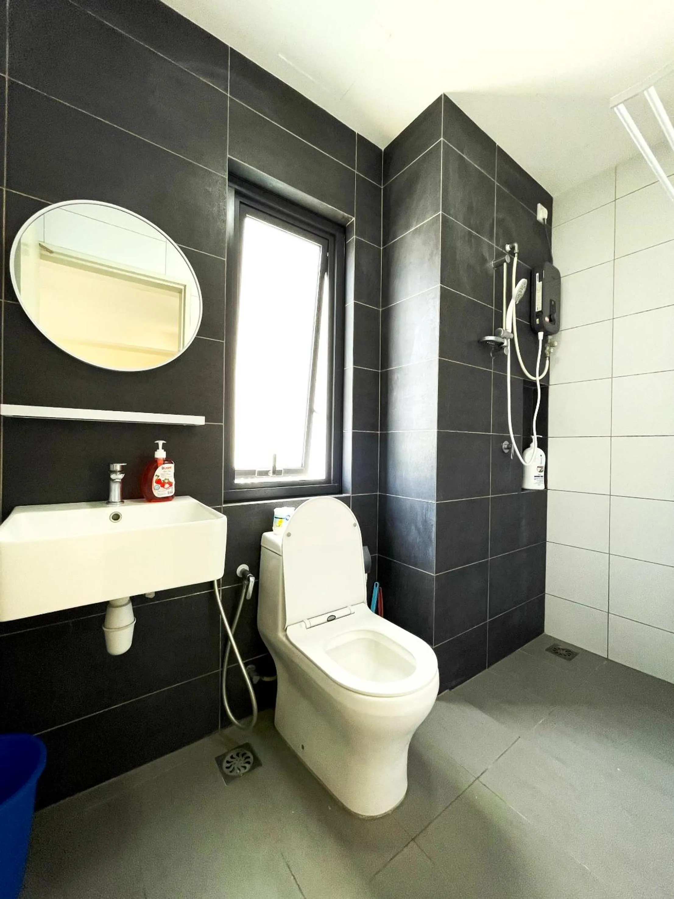 Bathroom in Horizon Suite Homestay, KLIA by S&T Homez