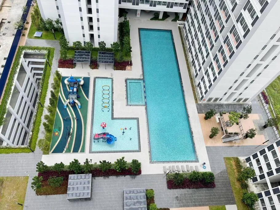 Swimming pool in Horizon Suite Homestay, KLIA by S&T Homez