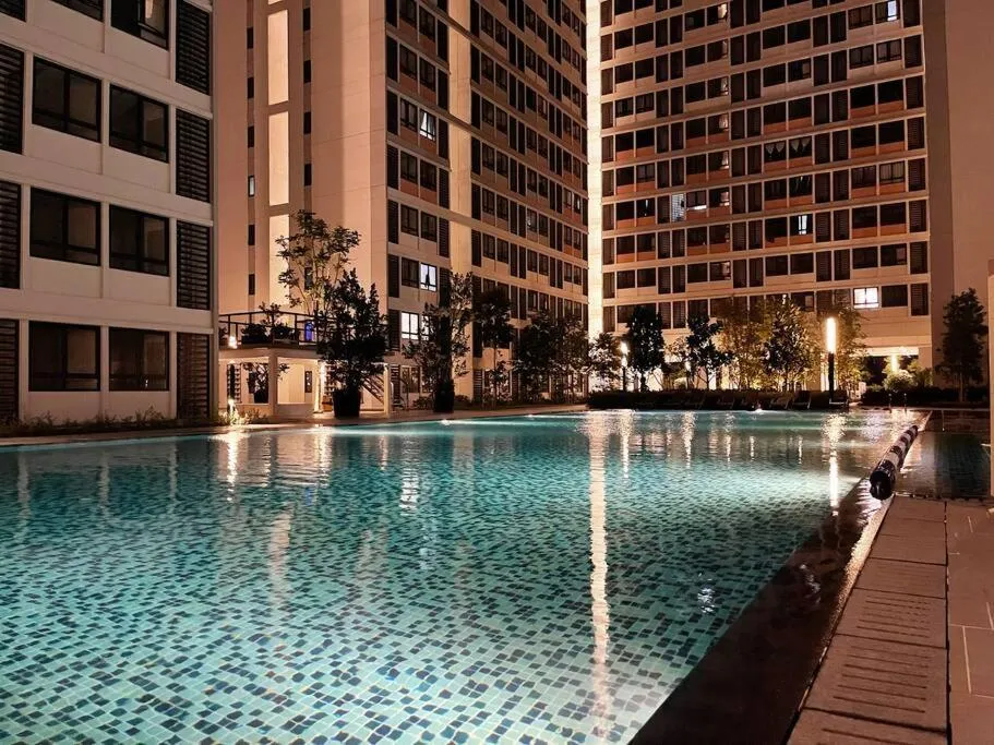 Swimming pool in Horizon Suite Homestay, KLIA by S&T Homez