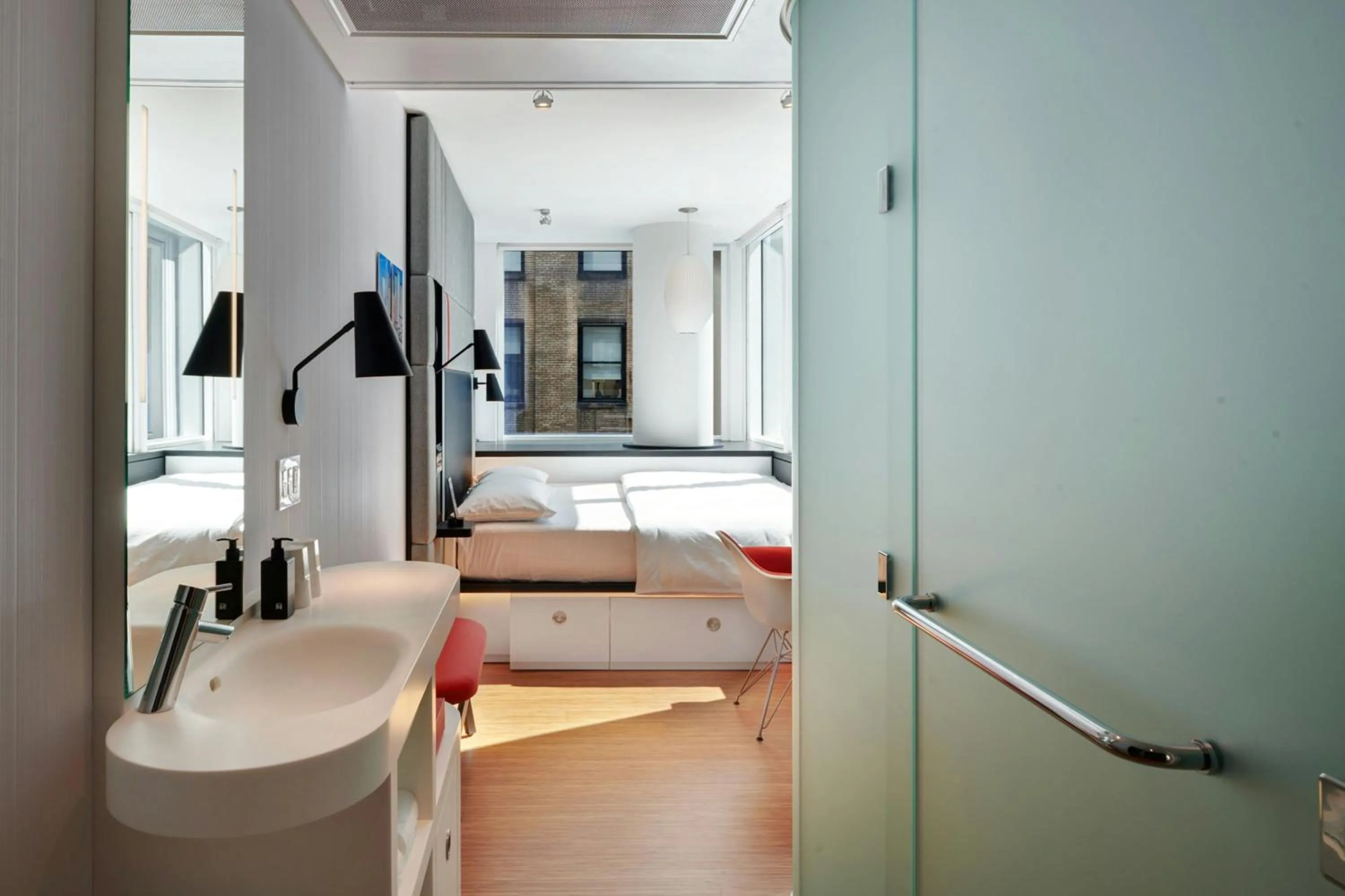 Bedroom, Bed in citizenM Chicago Downtown